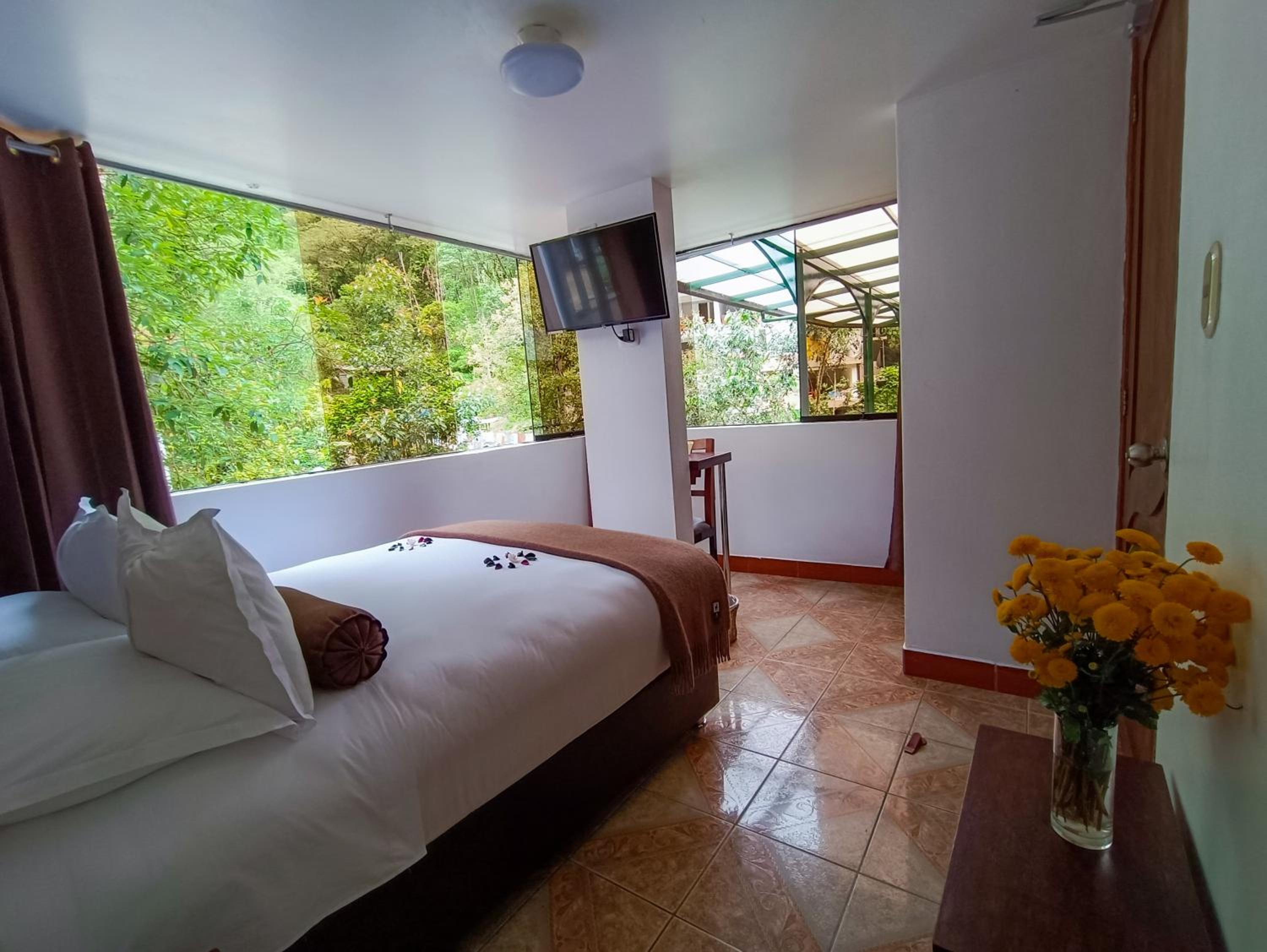 Double Room with Private Bathroom - Photo 15