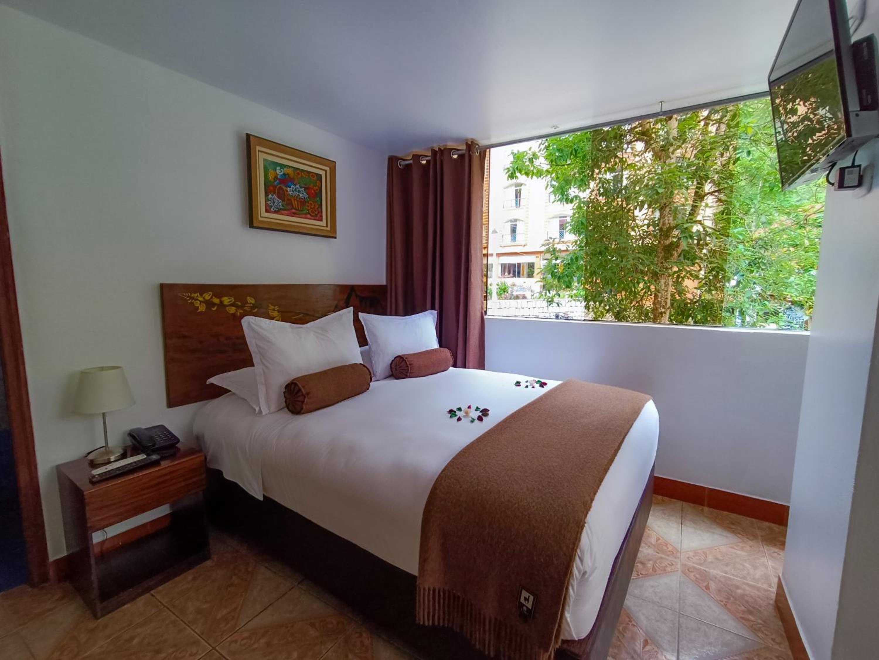 Double Room with Private Bathroom - Photo 12