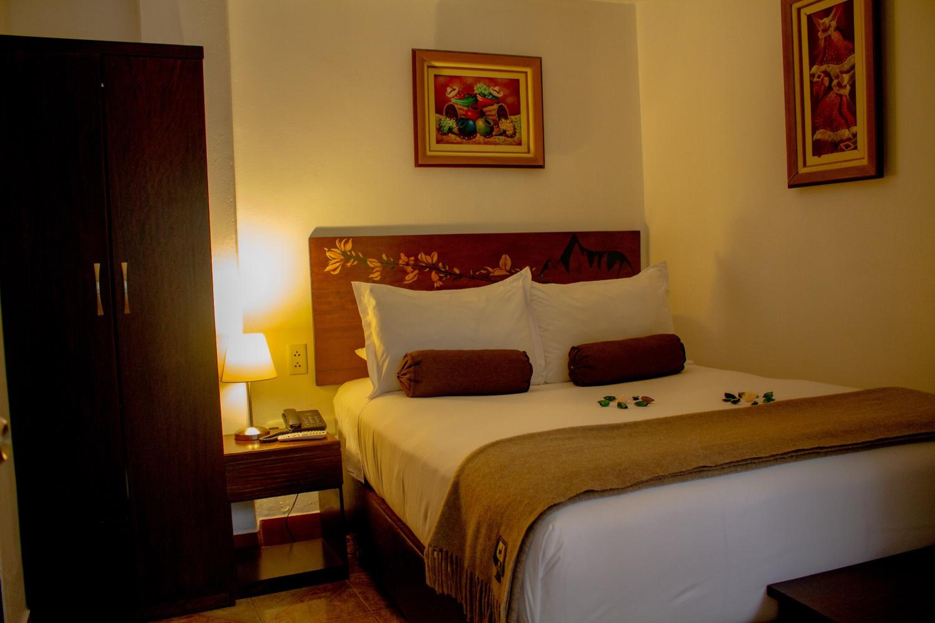 Double Room with Private Bathroom - Photo 7