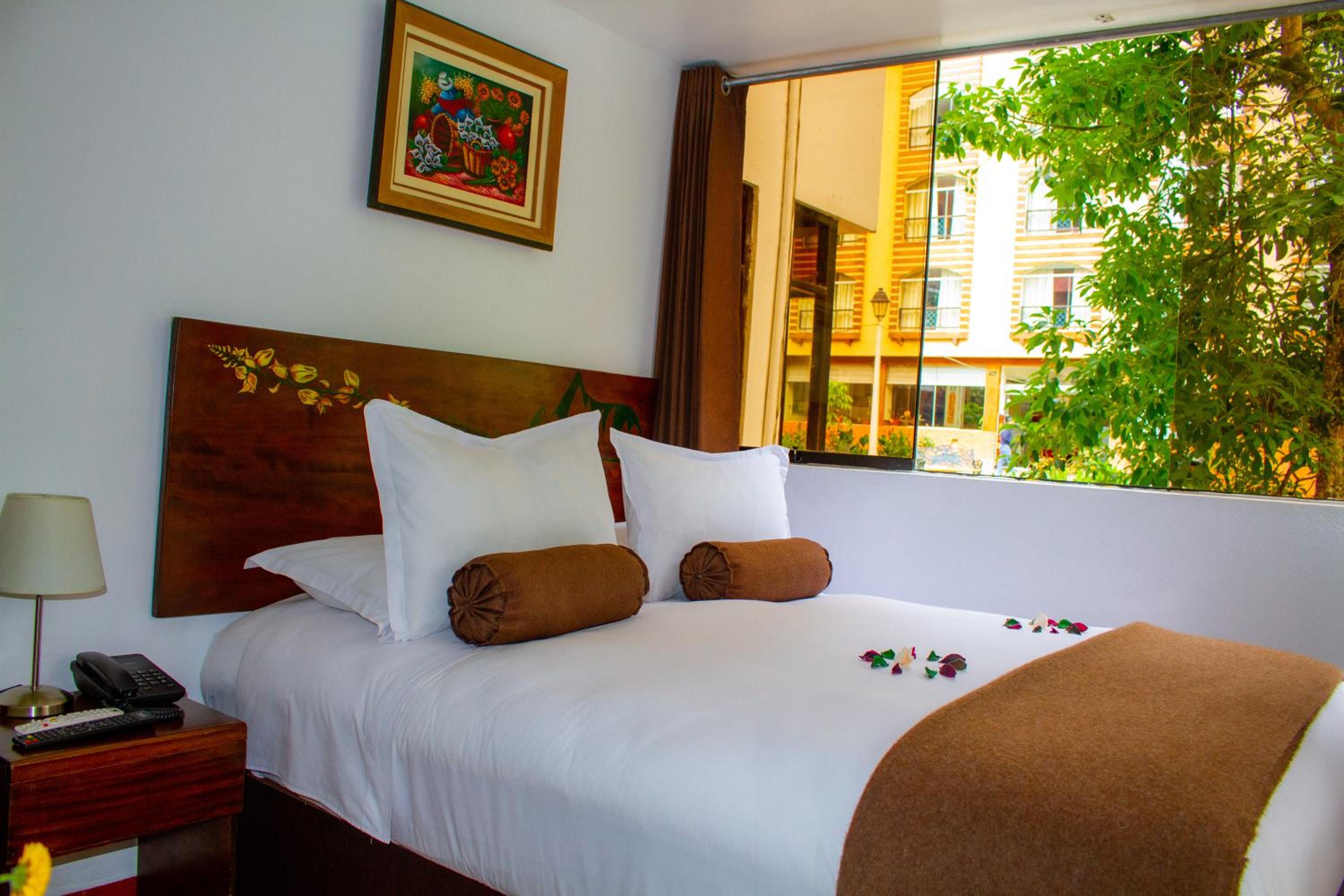 Double Room with Private Bathroom - Photo 26