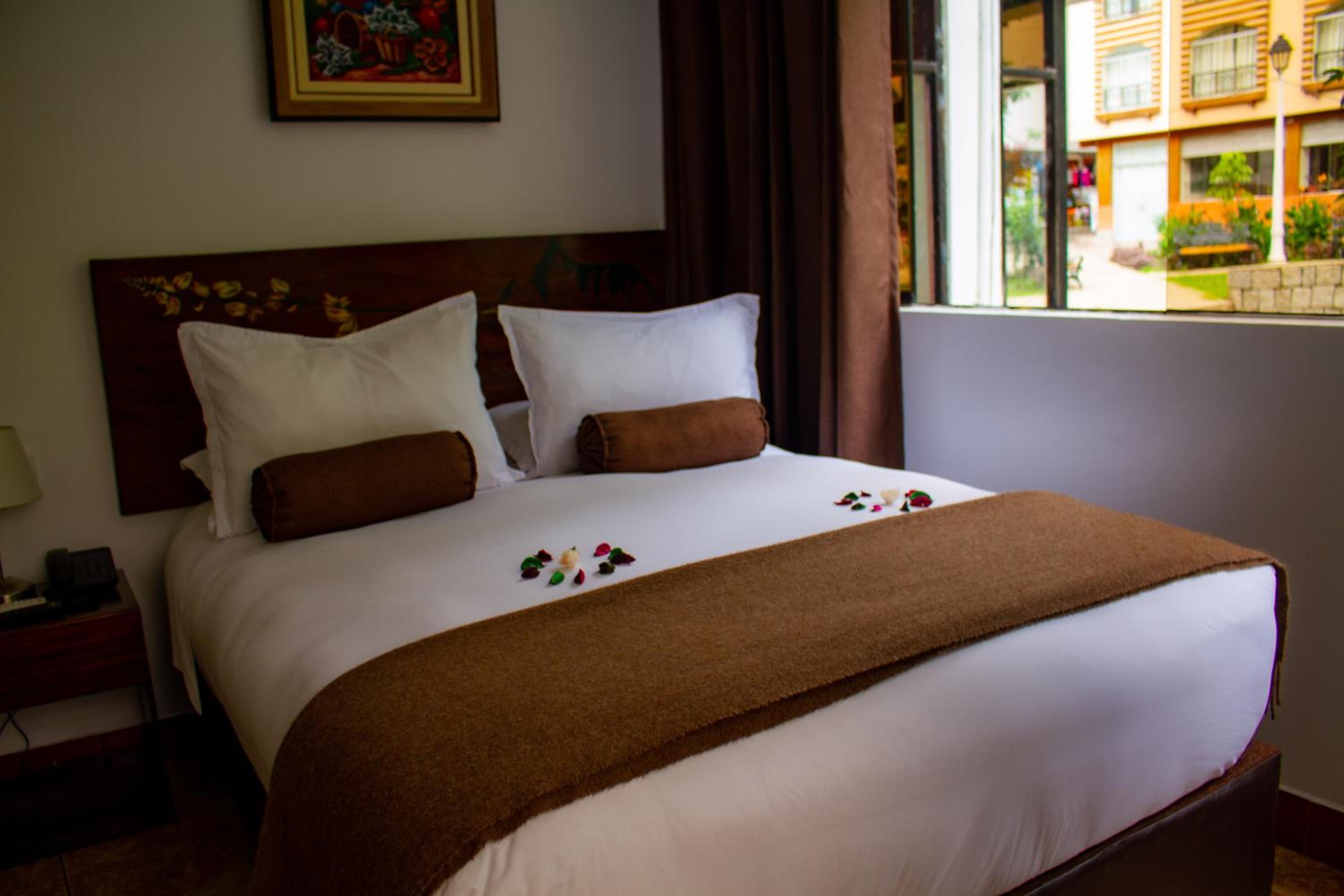 Double Room with Private Bathroom - Photo 11