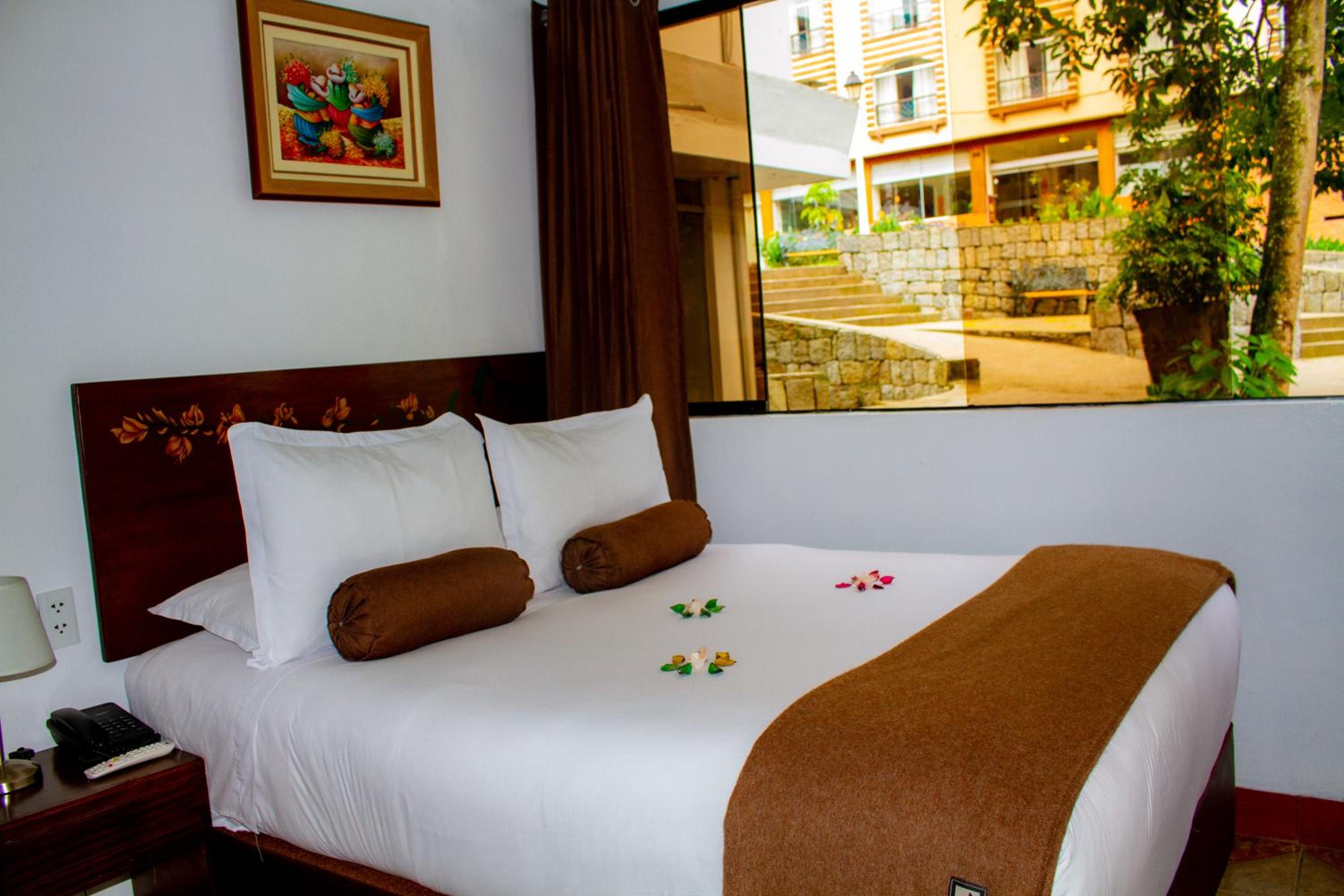 Double Room with Private Bathroom - Photo 4