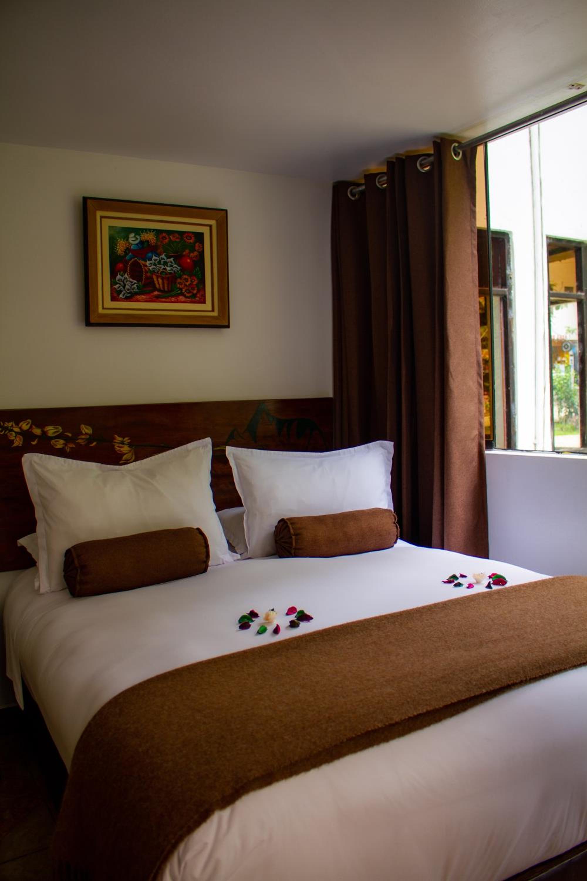 Double Room with Private Bathroom - Photo 10