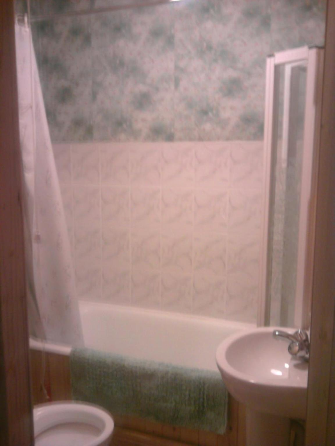Single Room with Shared Bathroom photo 2