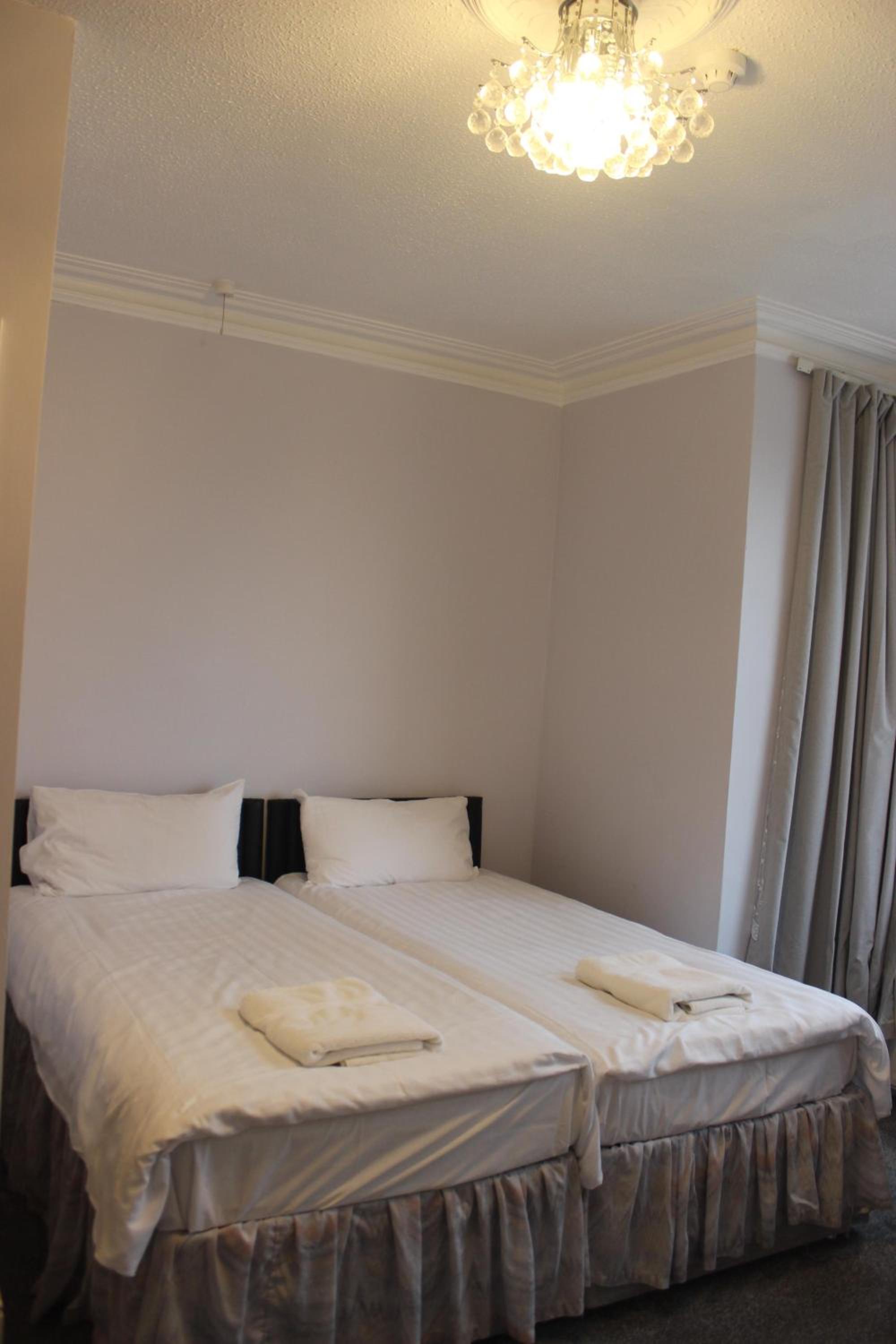 Standard Family Room - Photo 3