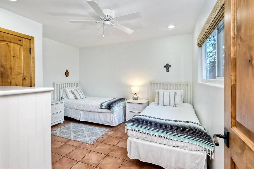 Three-Bedroom House photo 2