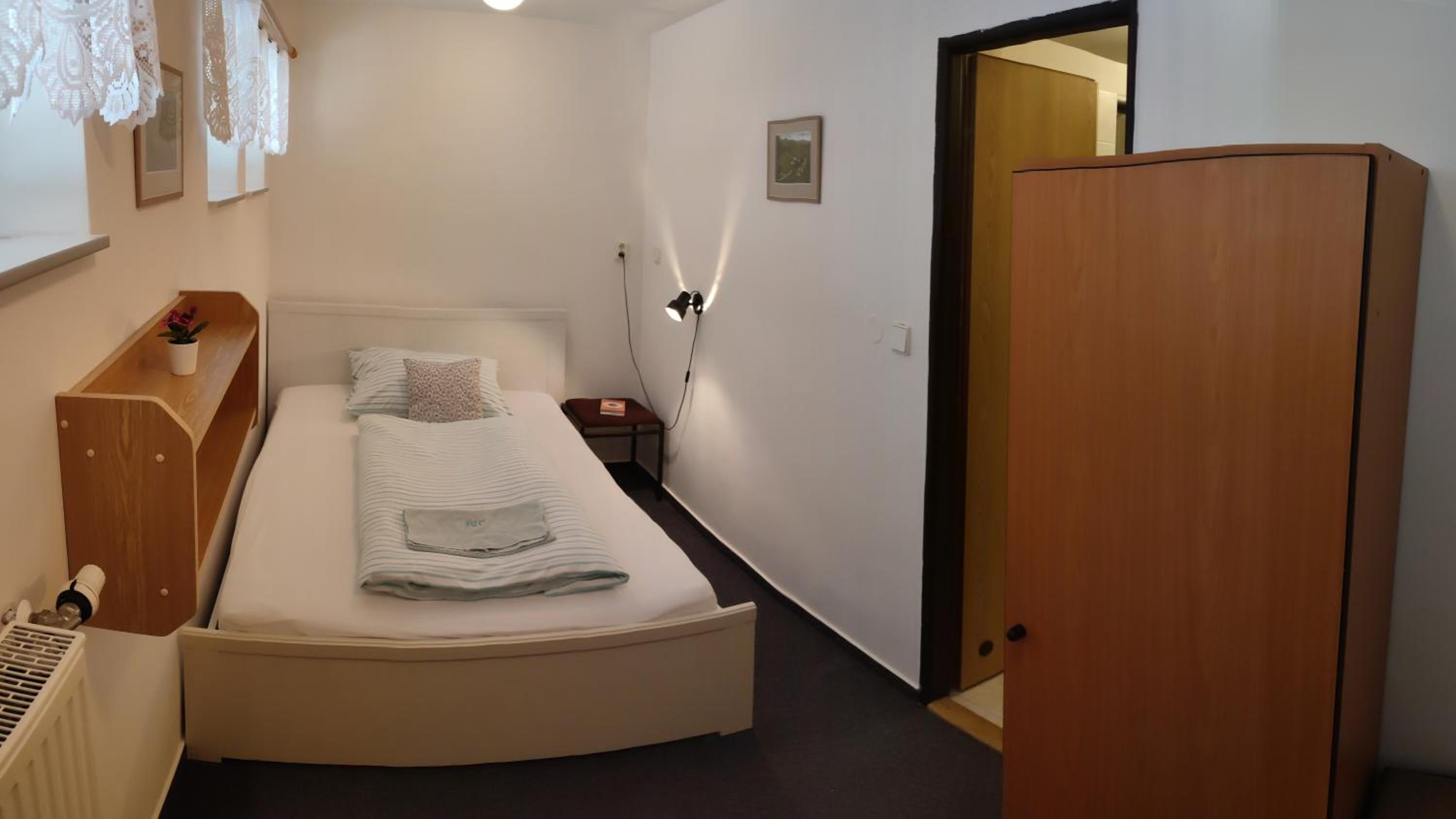 Single Room with Private Bathroom photo 1