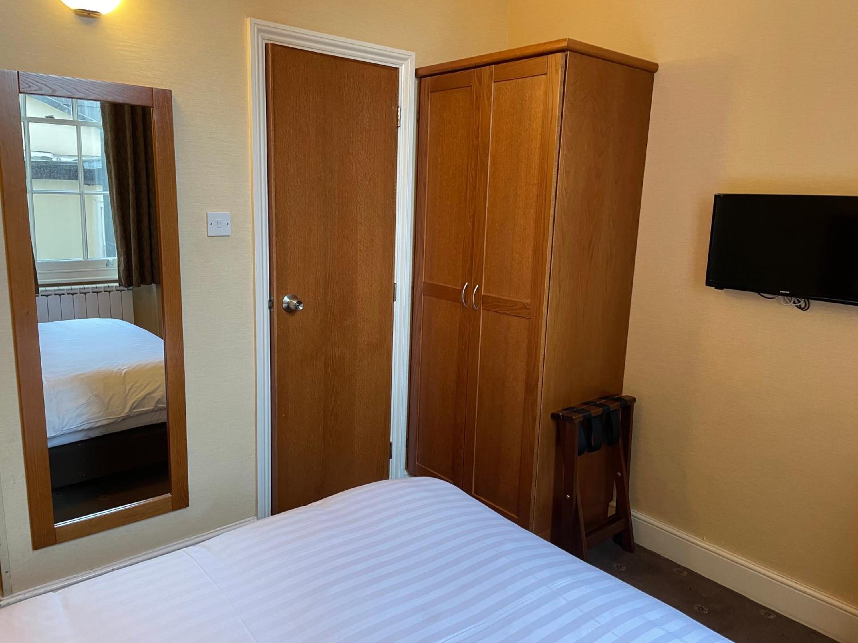 Standard Double Room photo 3