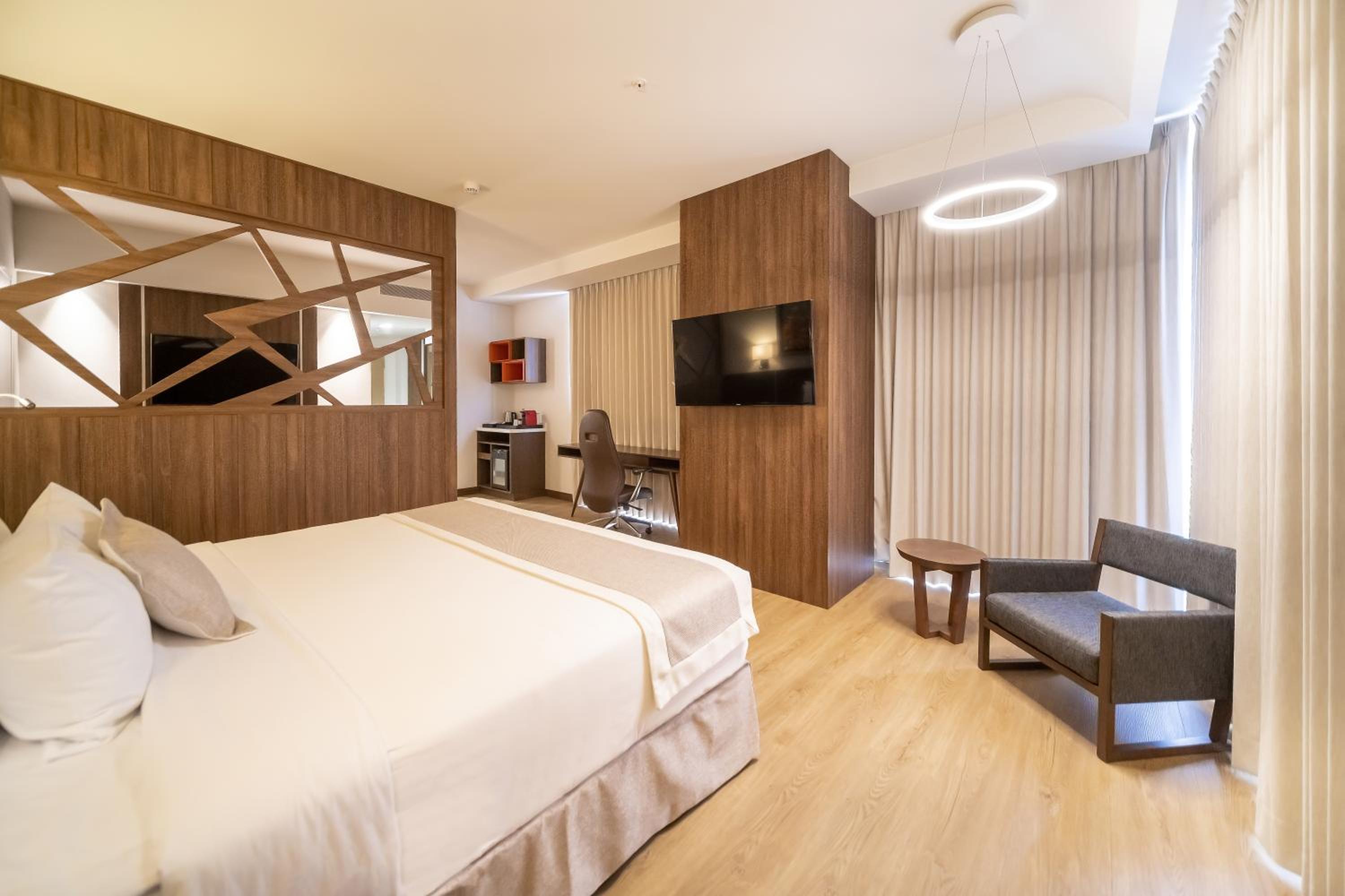 King Suite - Photo 5