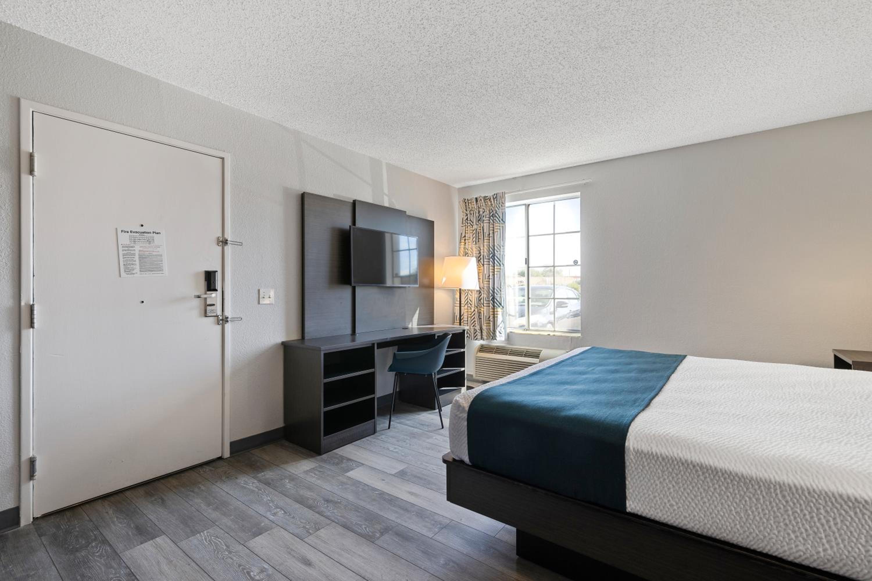King Room - Disability Access - Non-Smoking photo 3