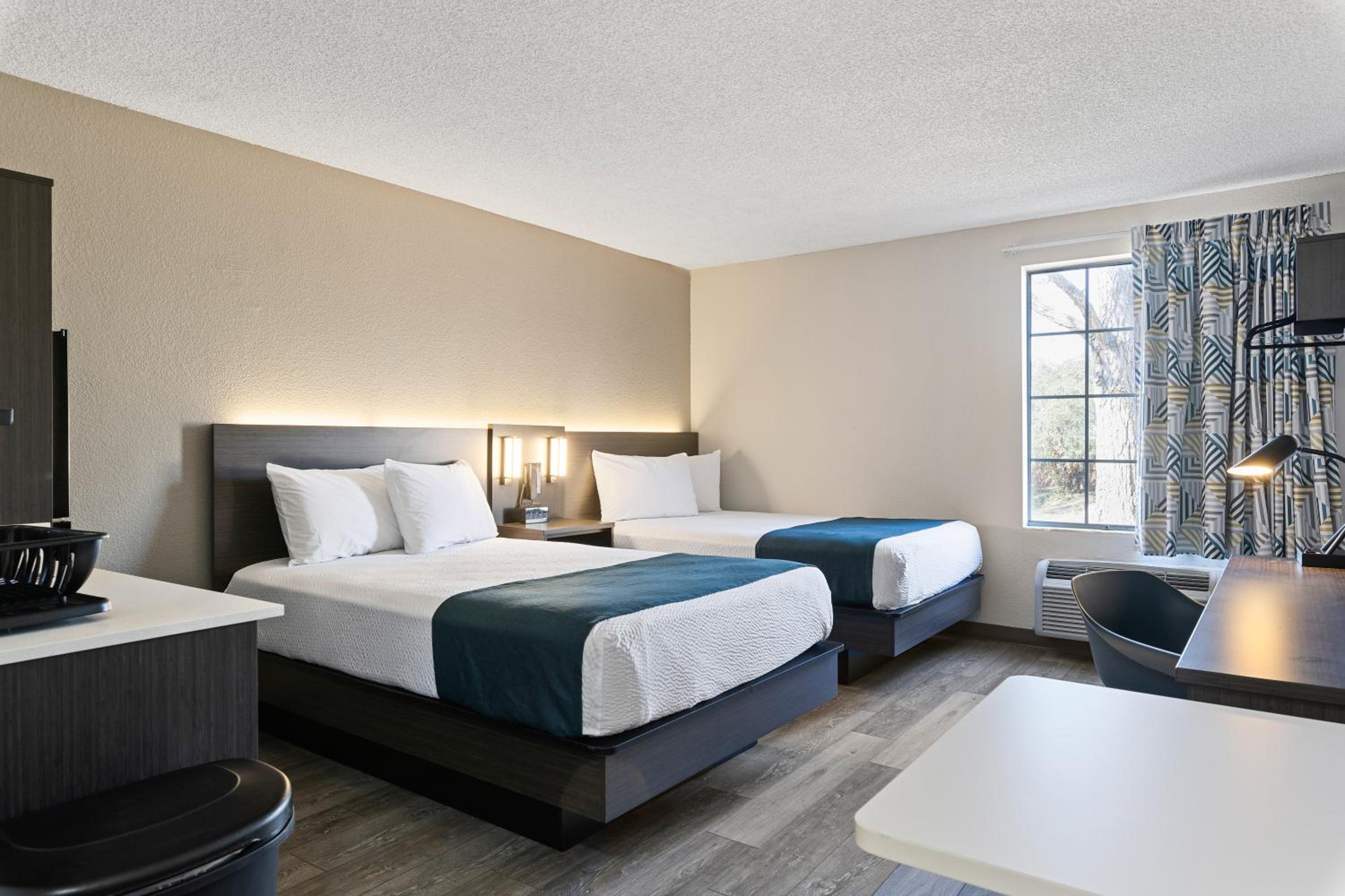Quadruple Room - Non-Smoking photo 1