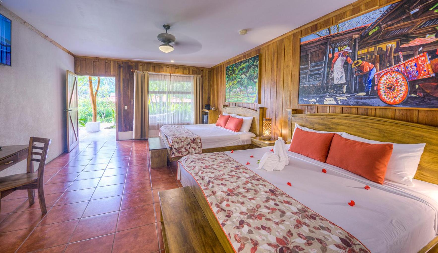 Superior Suite - Photo 7