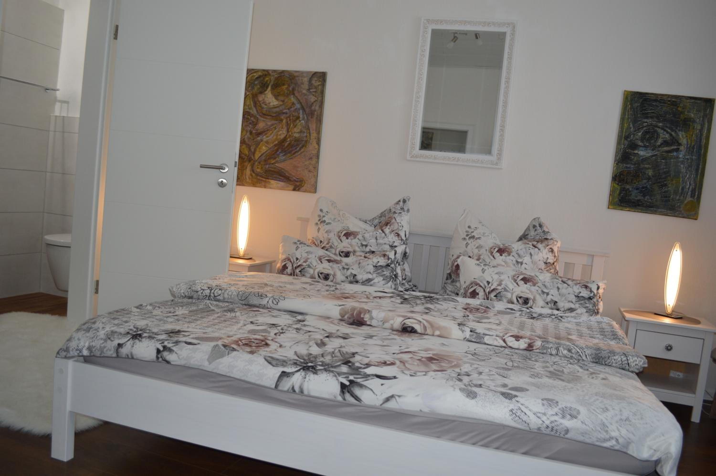 Standard Double Room - Photo 8