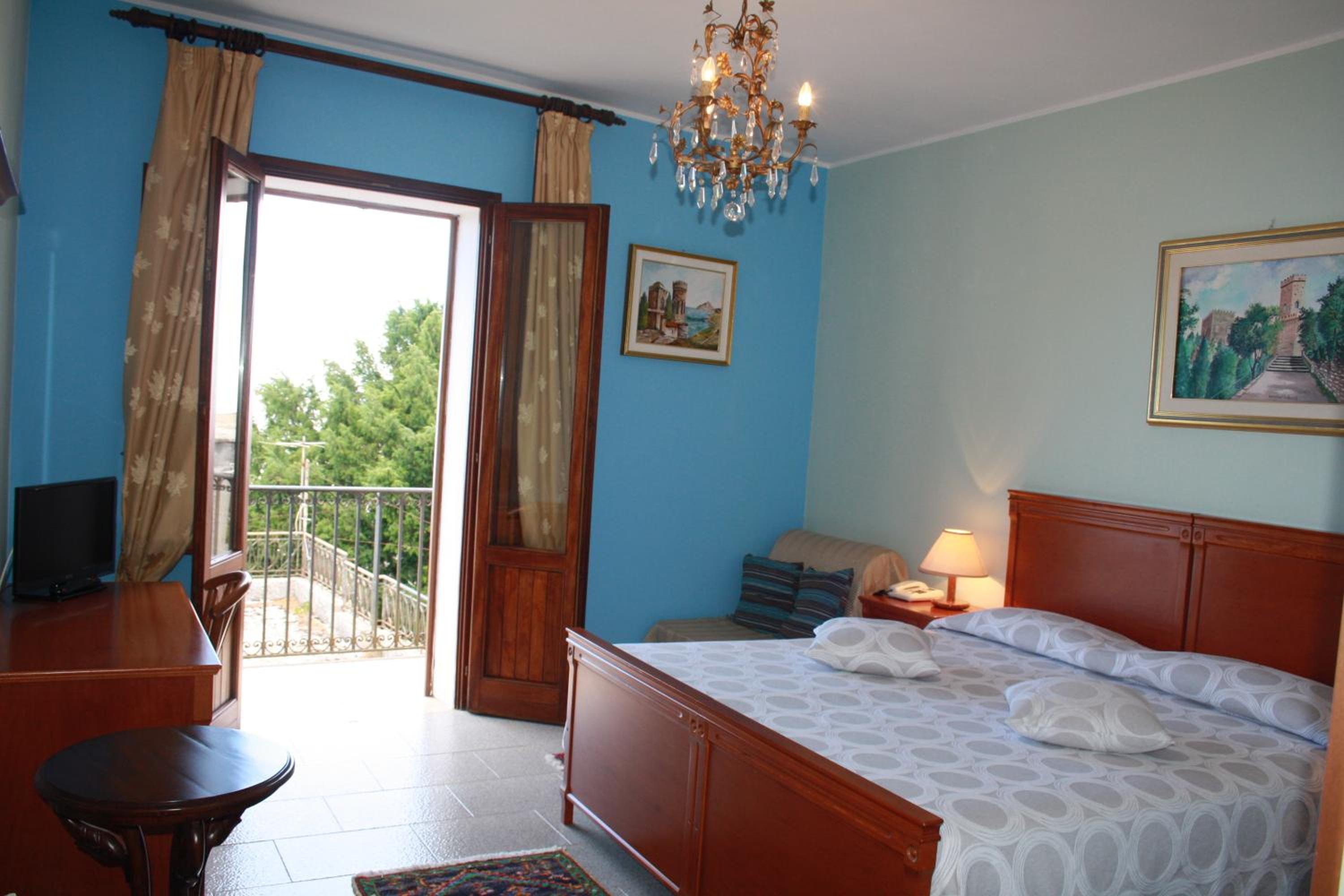 Double or Twin Room with Balcony photo 3