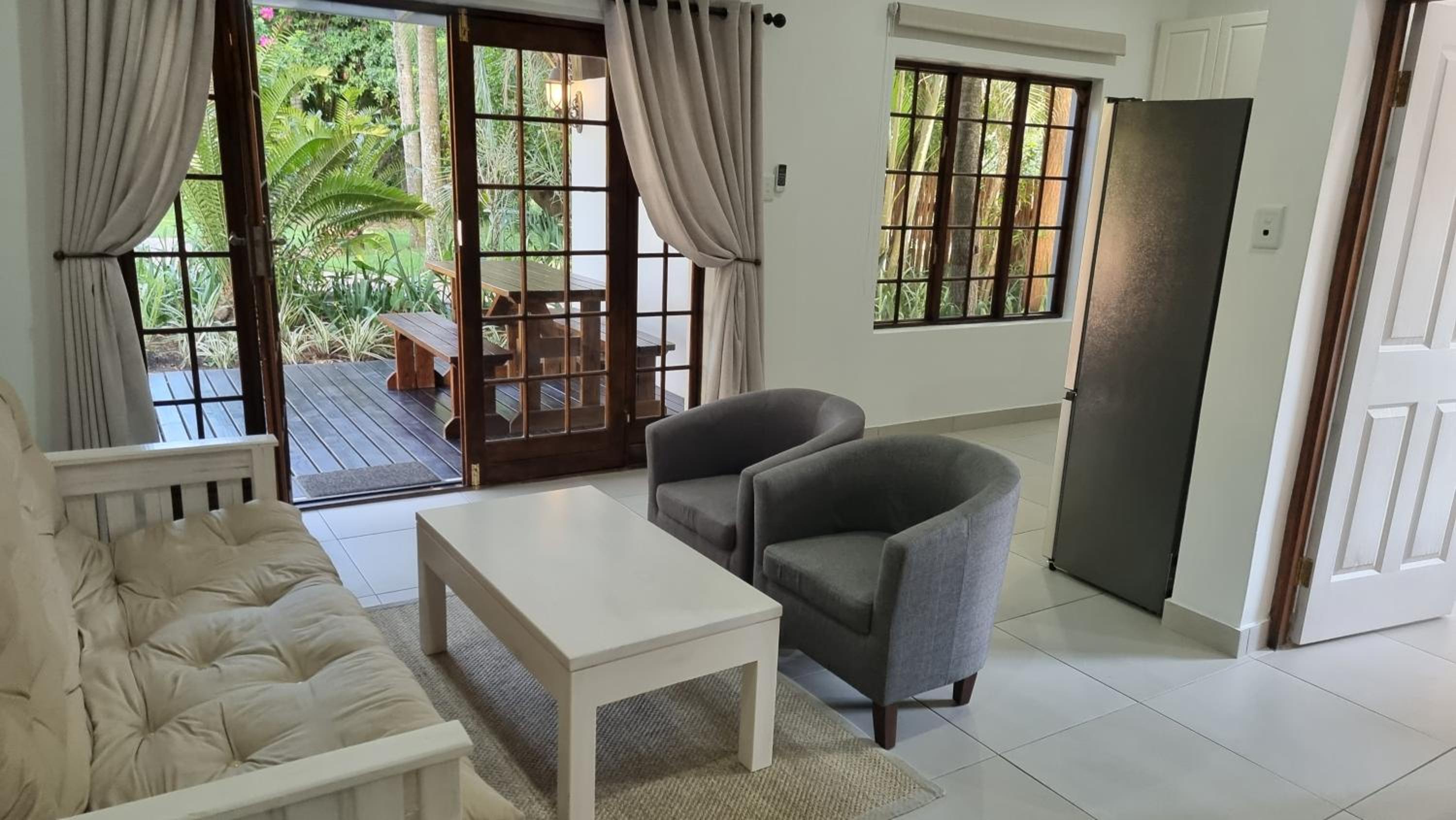 Two-Bedroom Apartment with Pool View - Photo 5