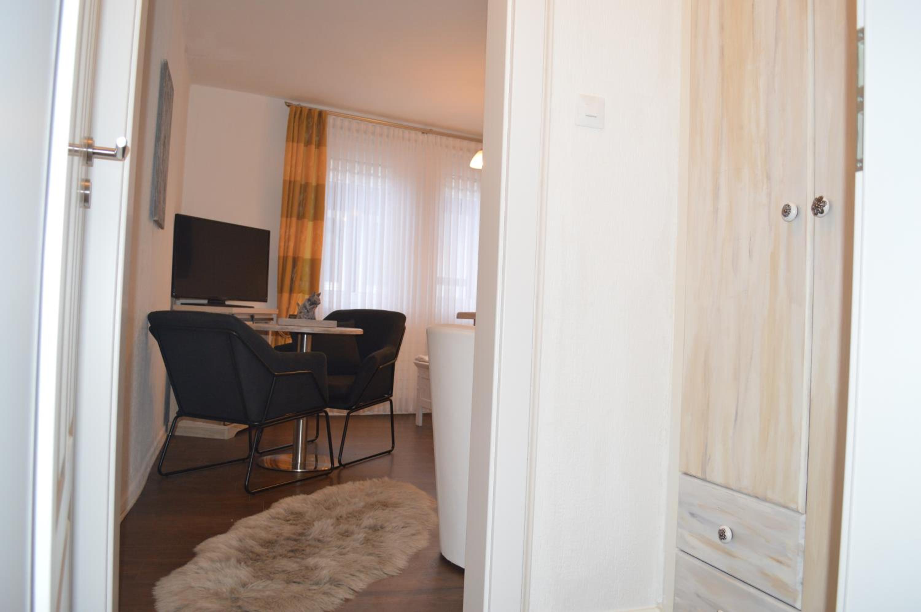 Standard Double Room - Photo 6