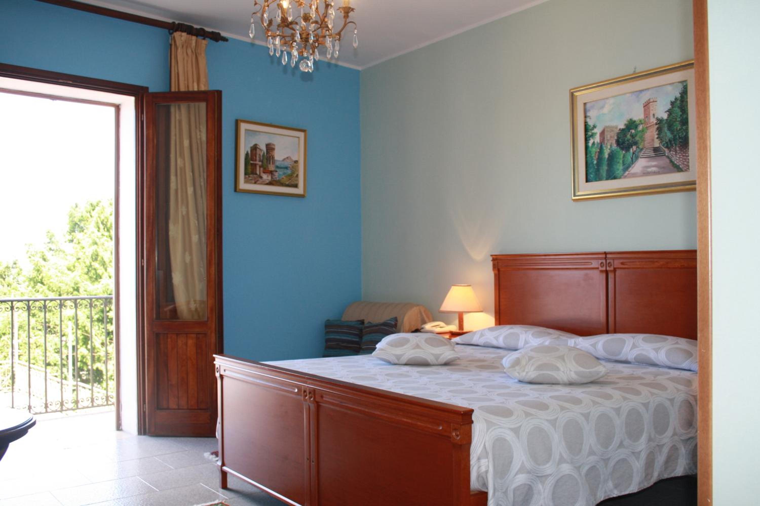 Double or Twin Room with Balcony photo 2