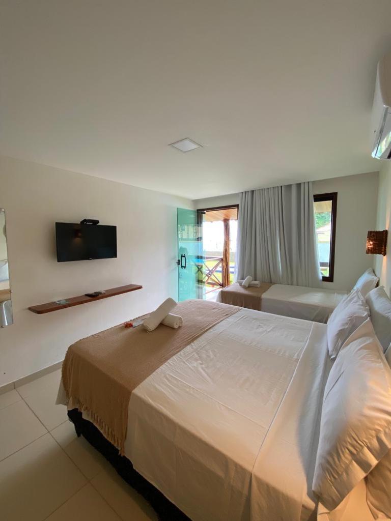 Triple Room with balcony and side Sea View photo 2