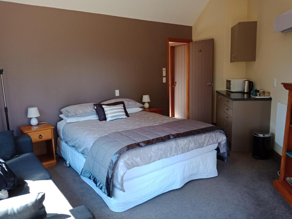 Queen Room with Garden View - Photo 1