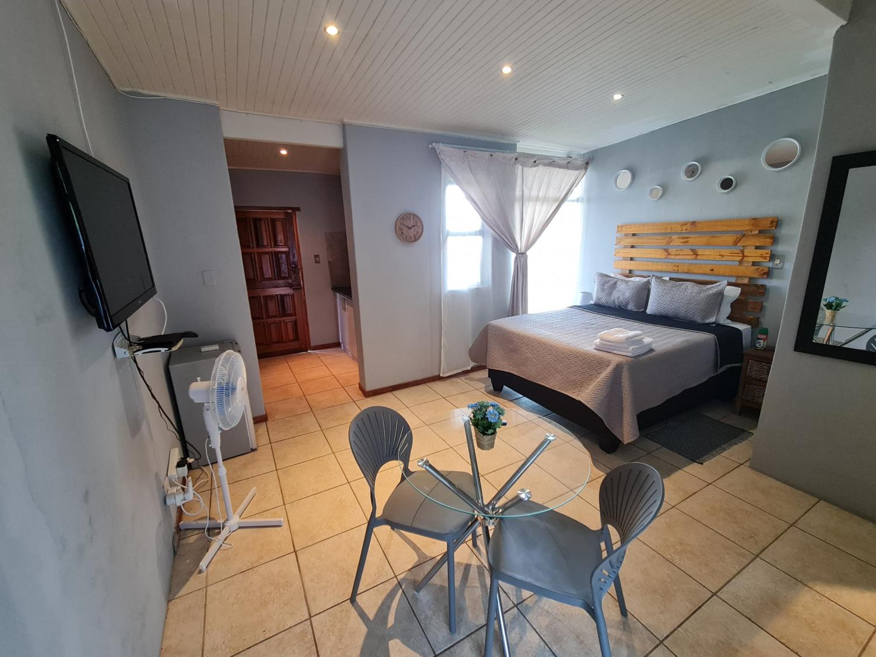Double Room with Lake View - Photo 1
