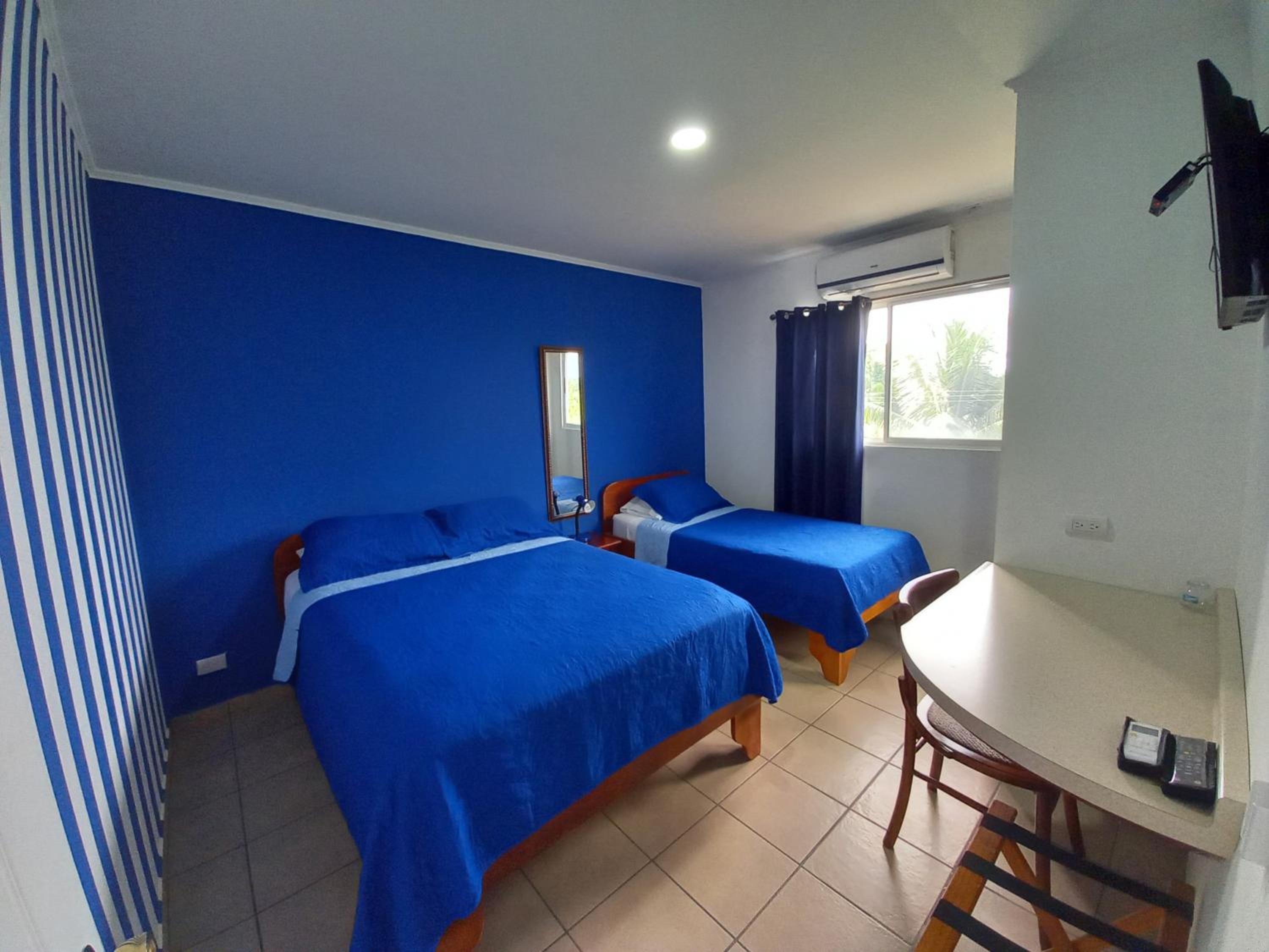 Apartment with Pool View  photo 3