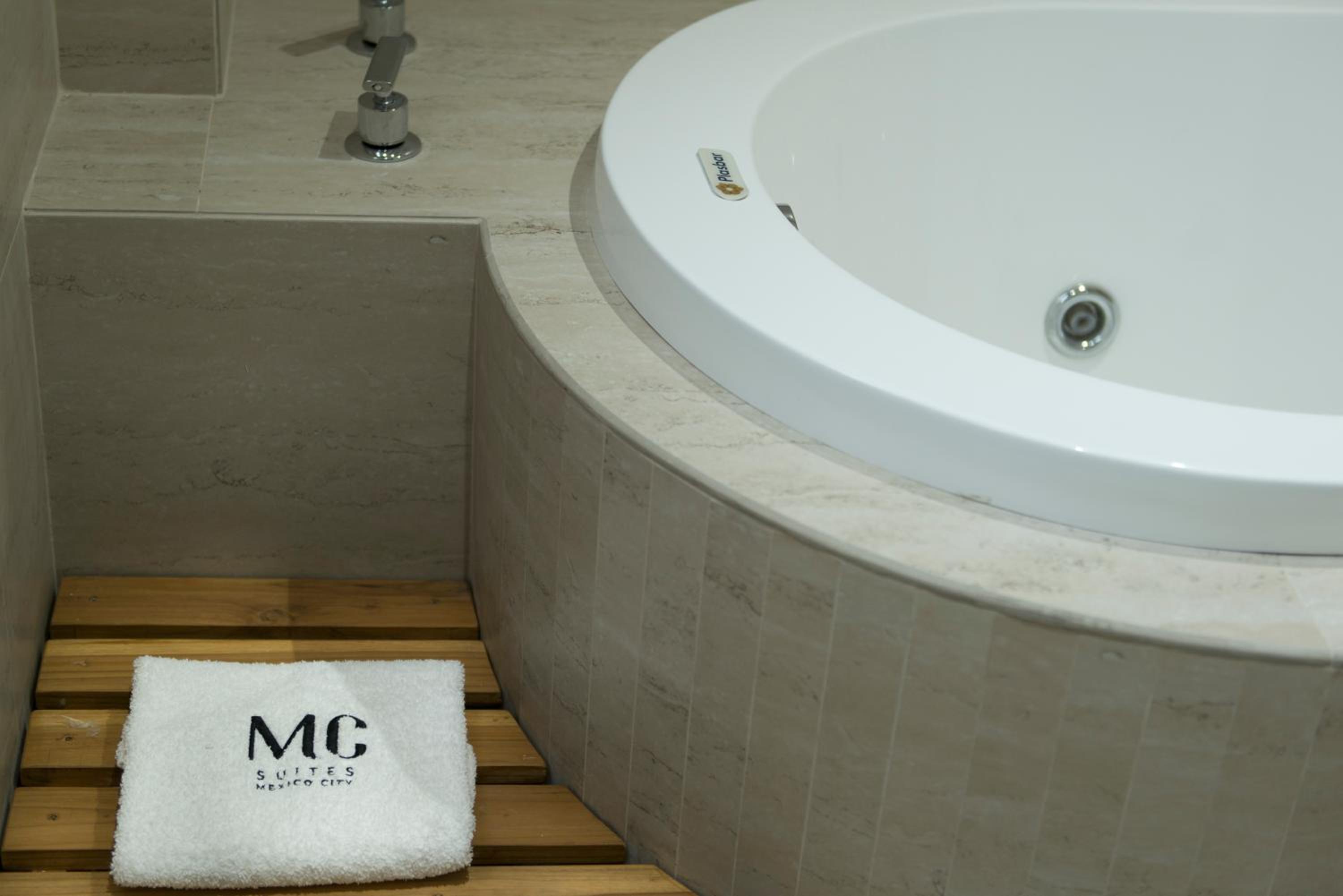 King Suite with Spa Bath