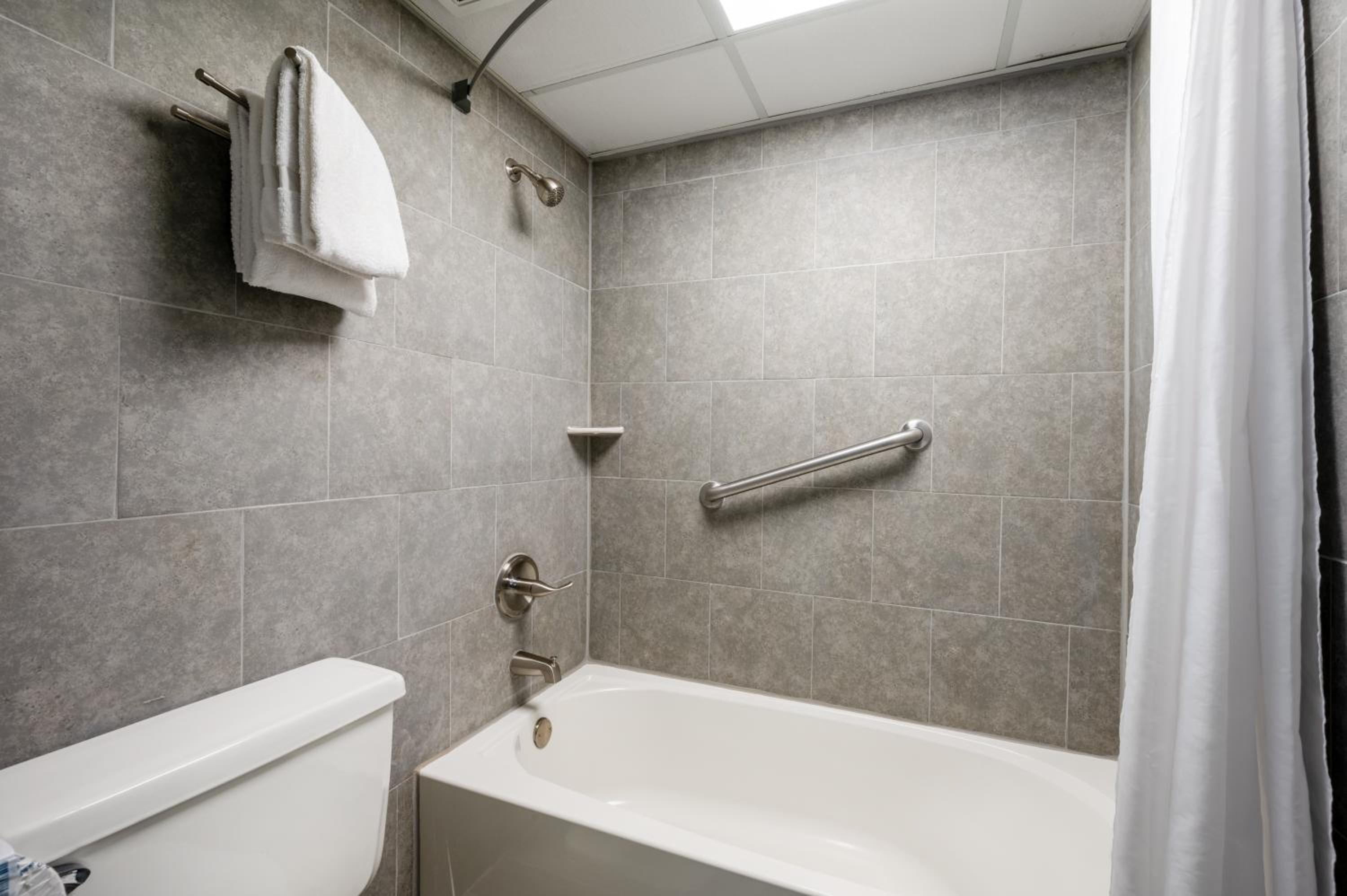 King Room - Non-Smoking - Photo 6
