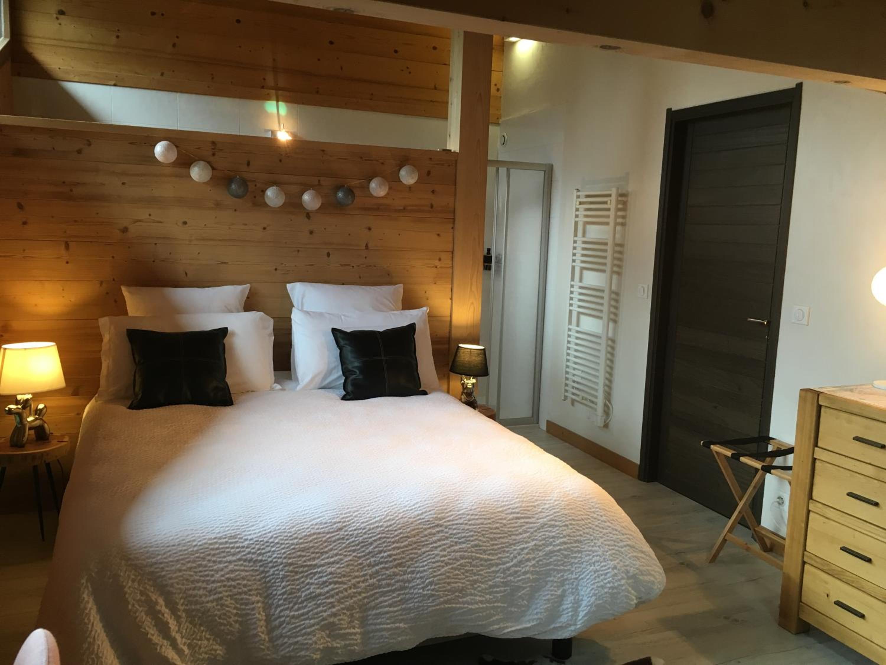 King Room with Mountain View photo 2