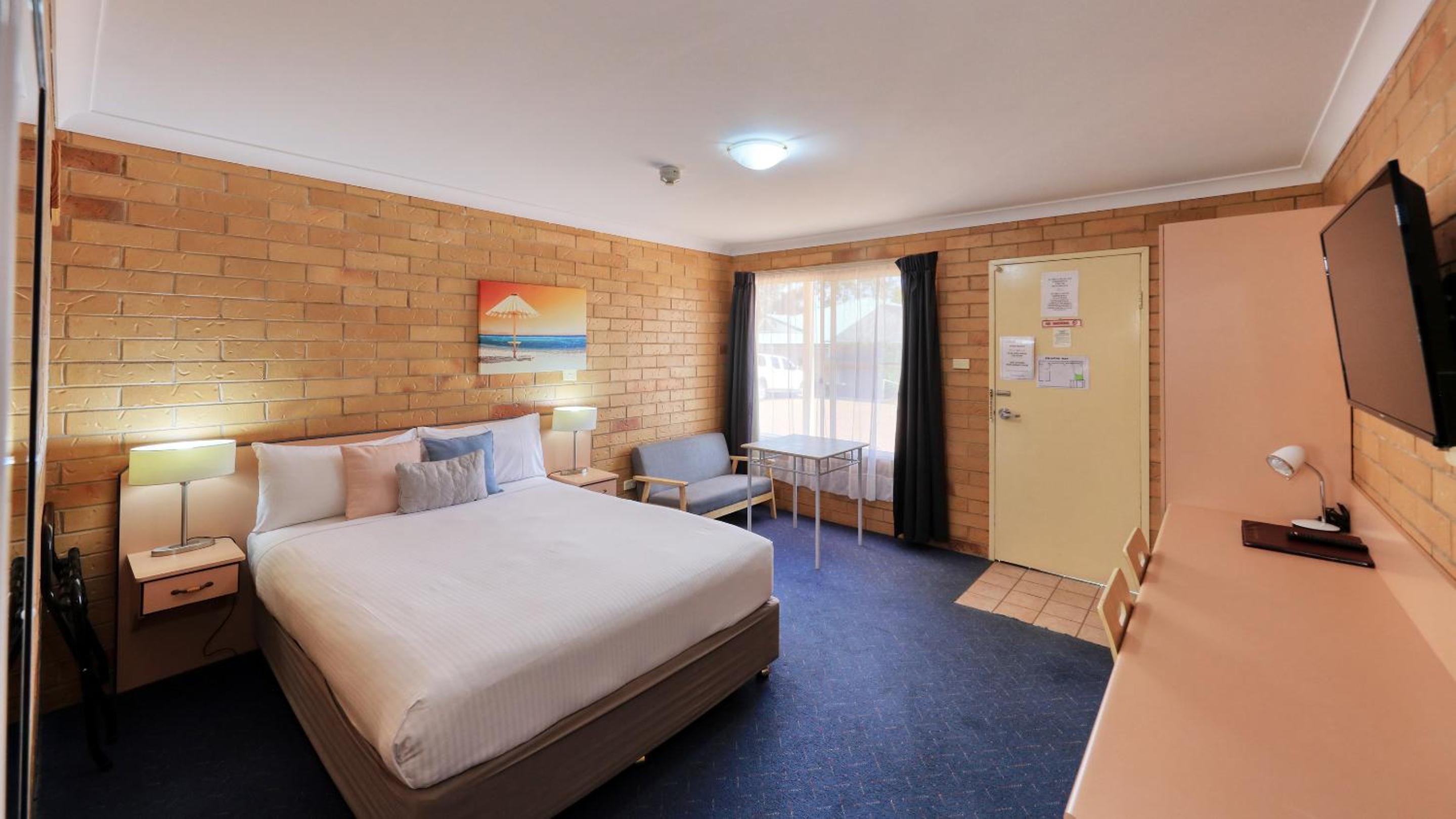 Deluxe Queen Room
