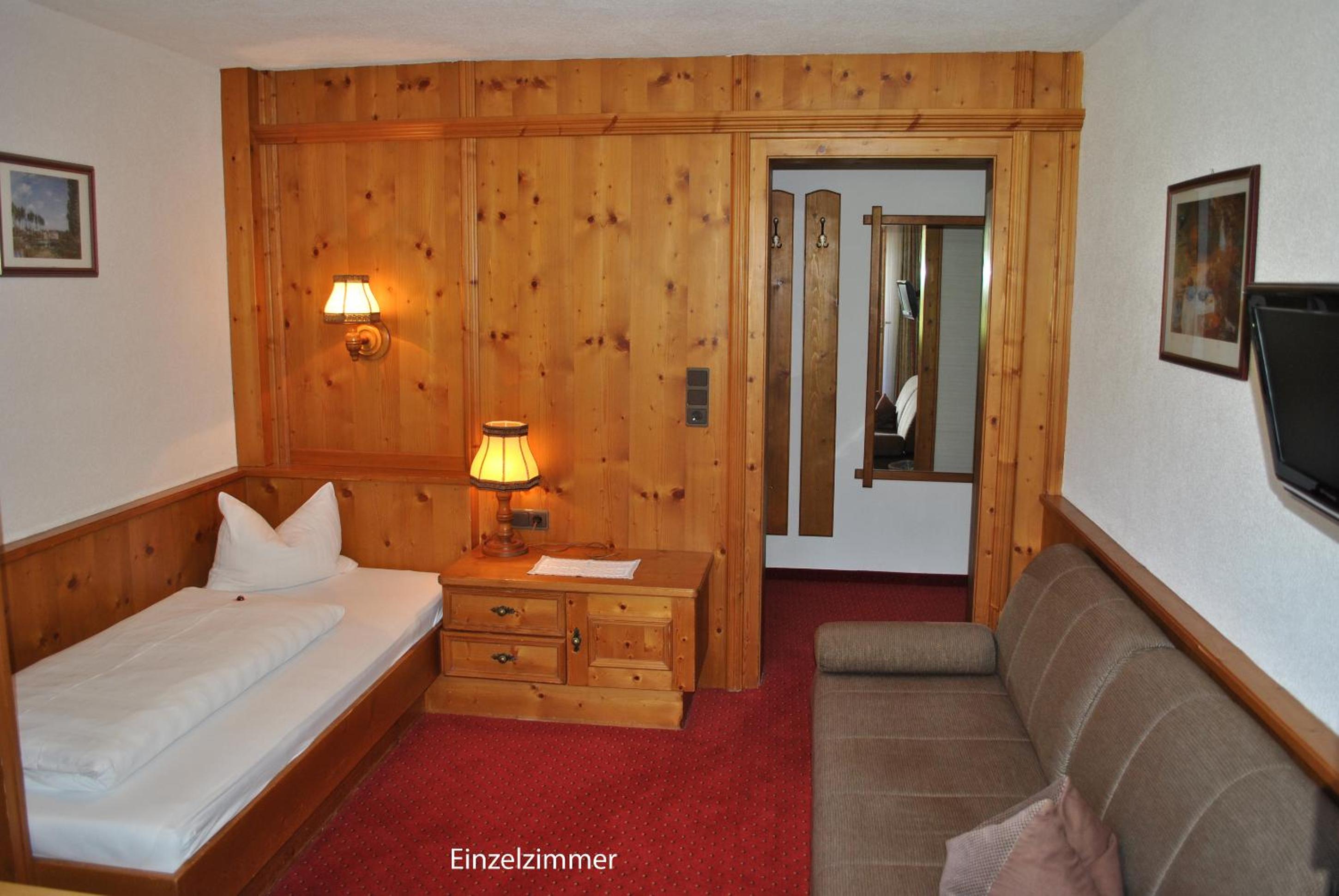 Single Room photo 2