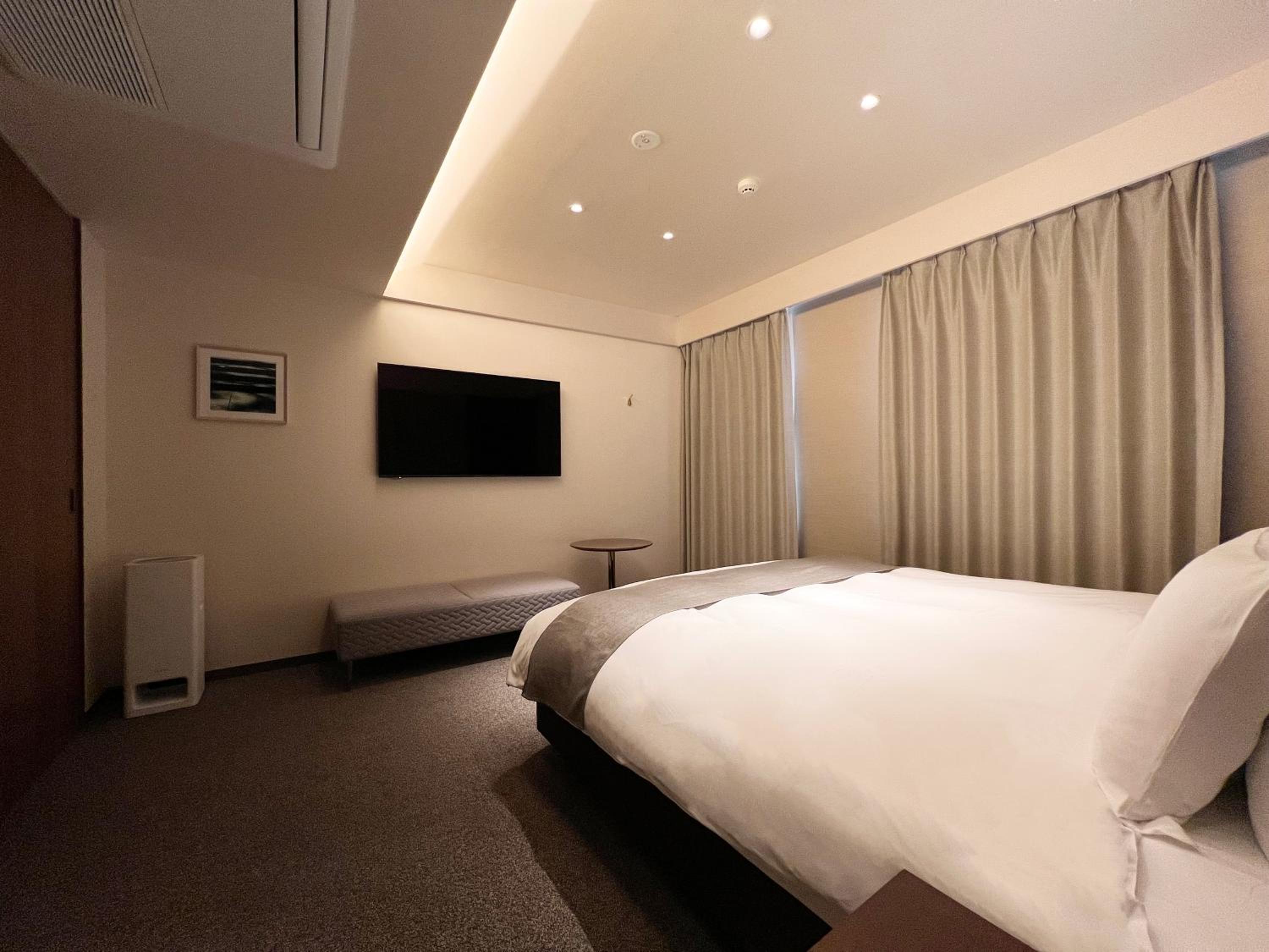 Double Room with Private Bathroom - Photo 9