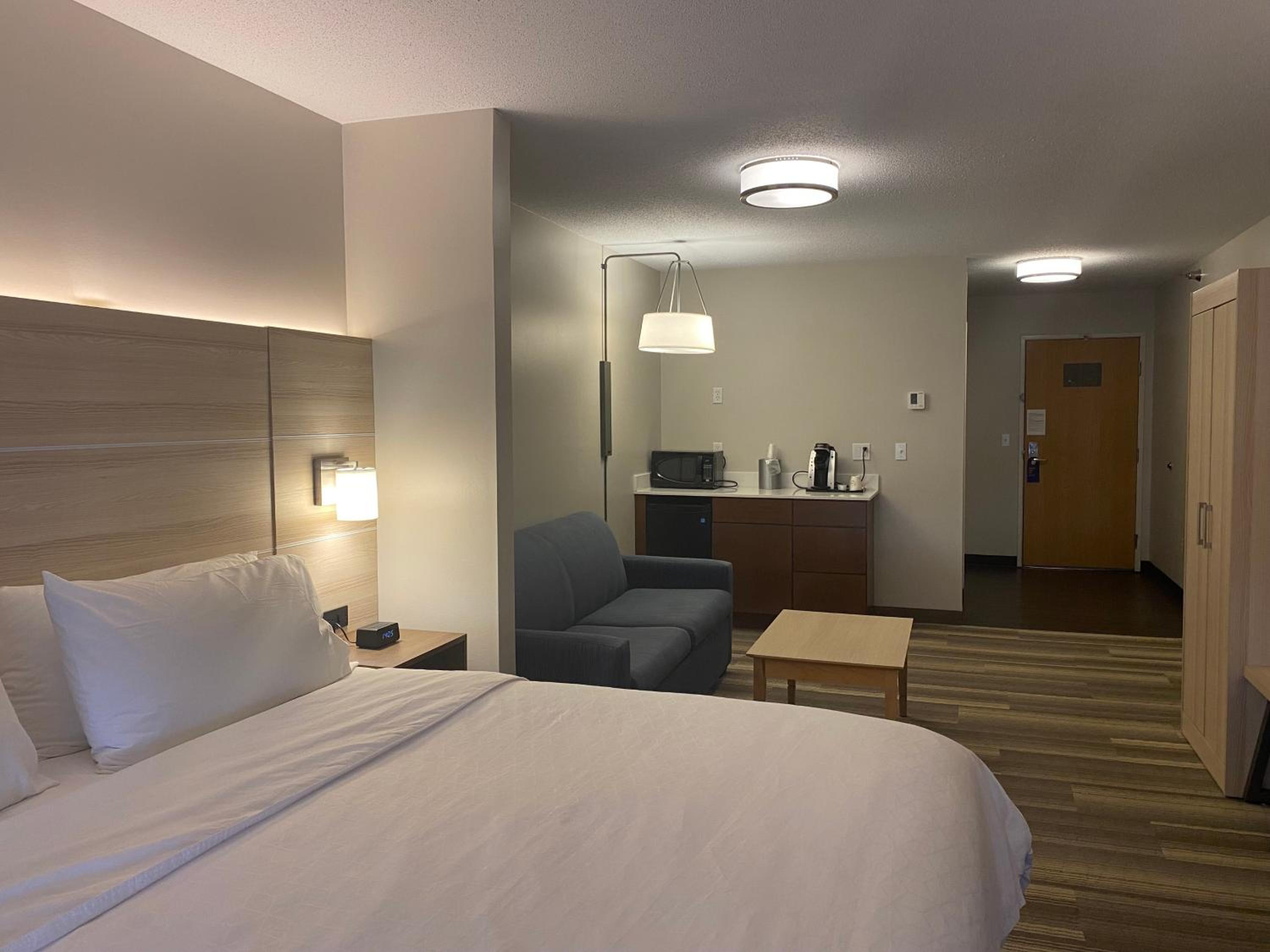 King Suite - Photo 2