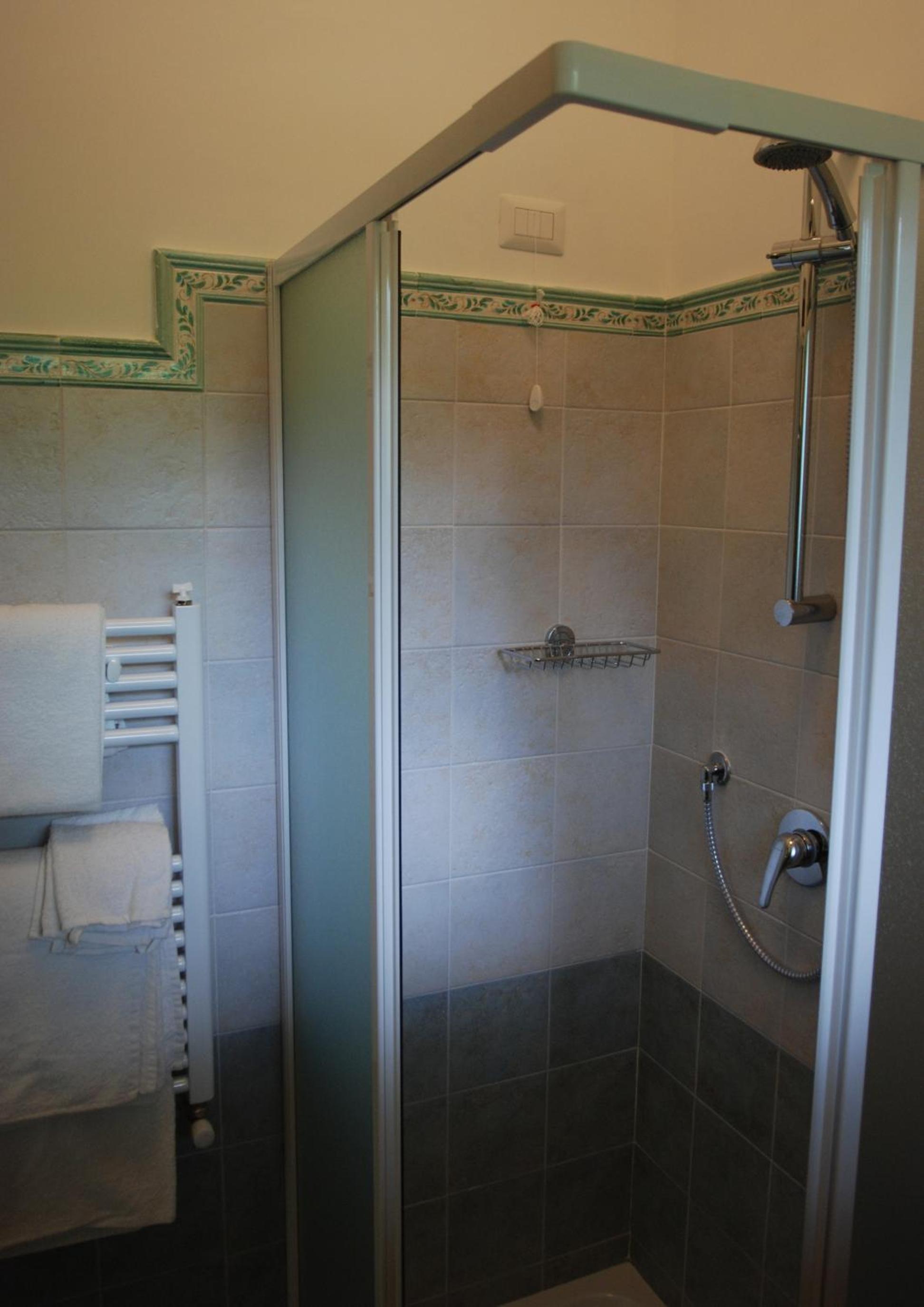 Double Room with Private Bathroom photo 2