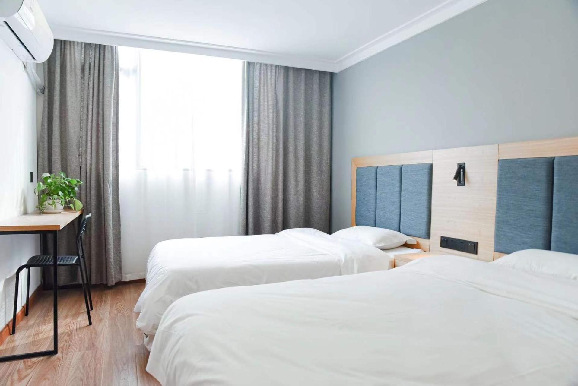 Comfort Twin Room