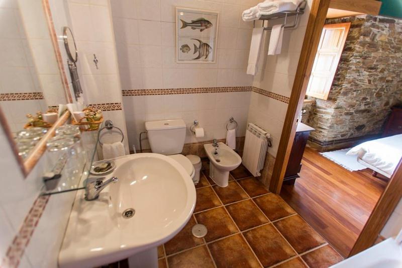Double or Twin Room photo 3