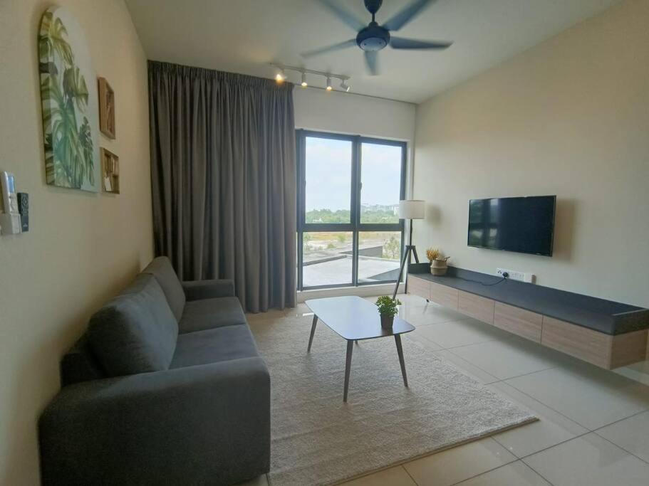 Three-Bedroom Apartment photo 1