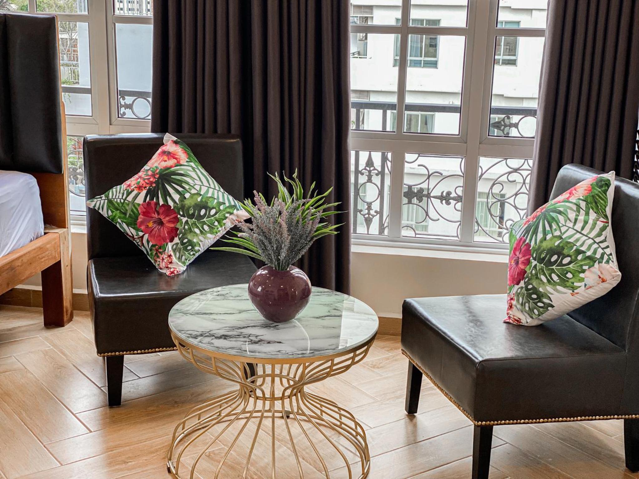 King Suite - Photo 11