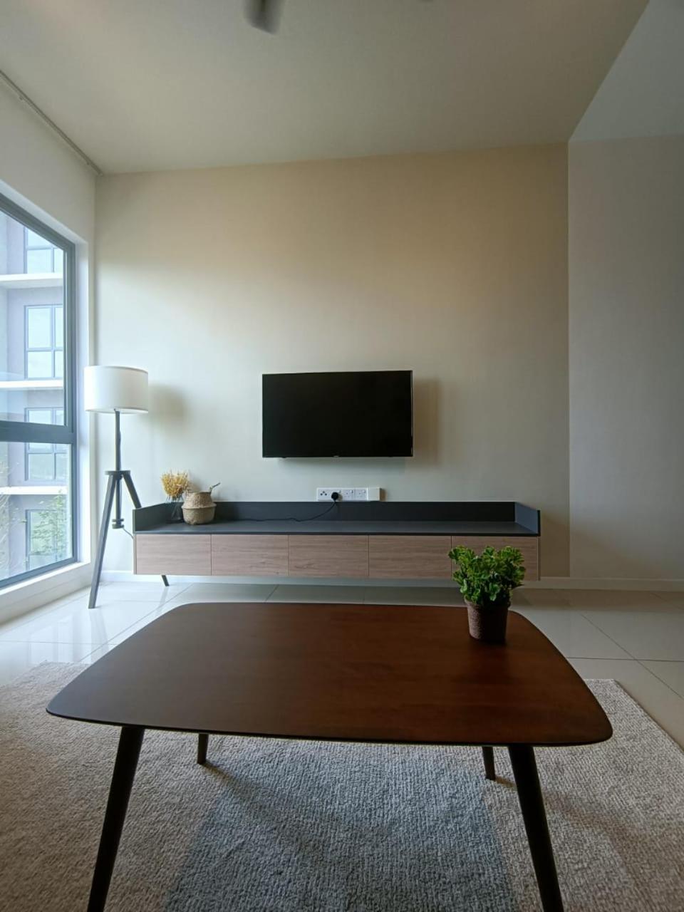 Three-Bedroom Apartment photo 2