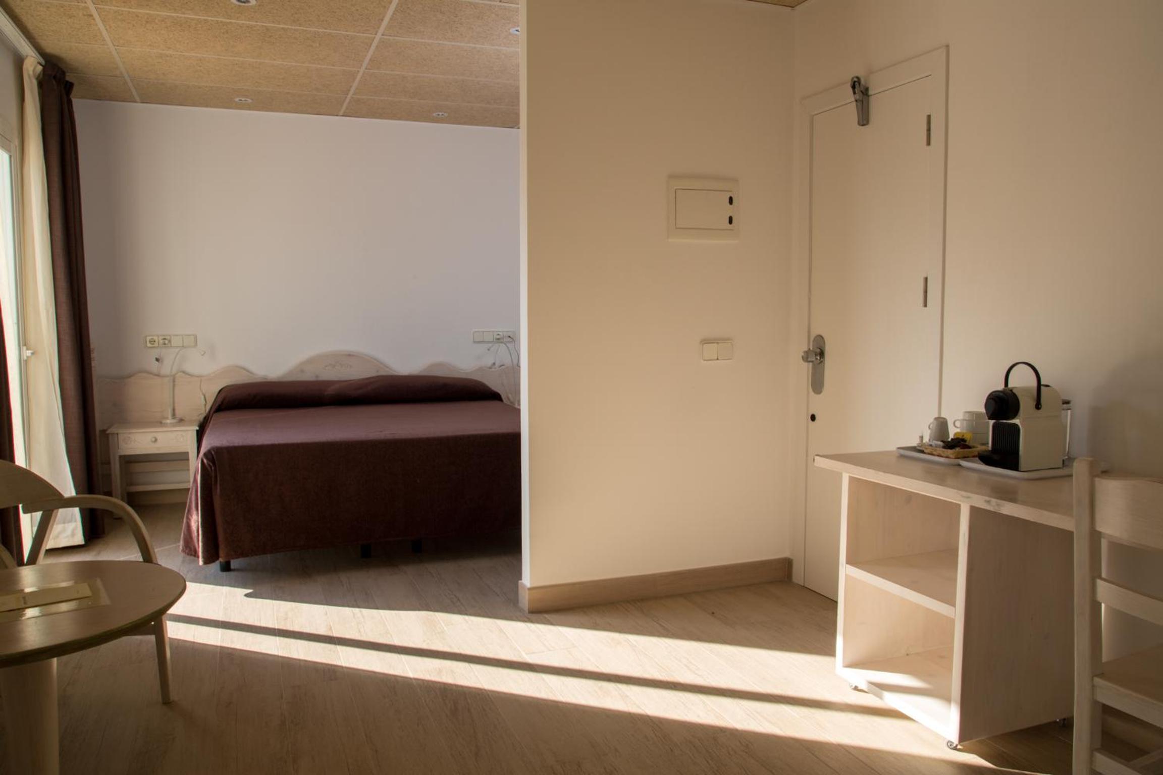 Suite exterior photo 2
