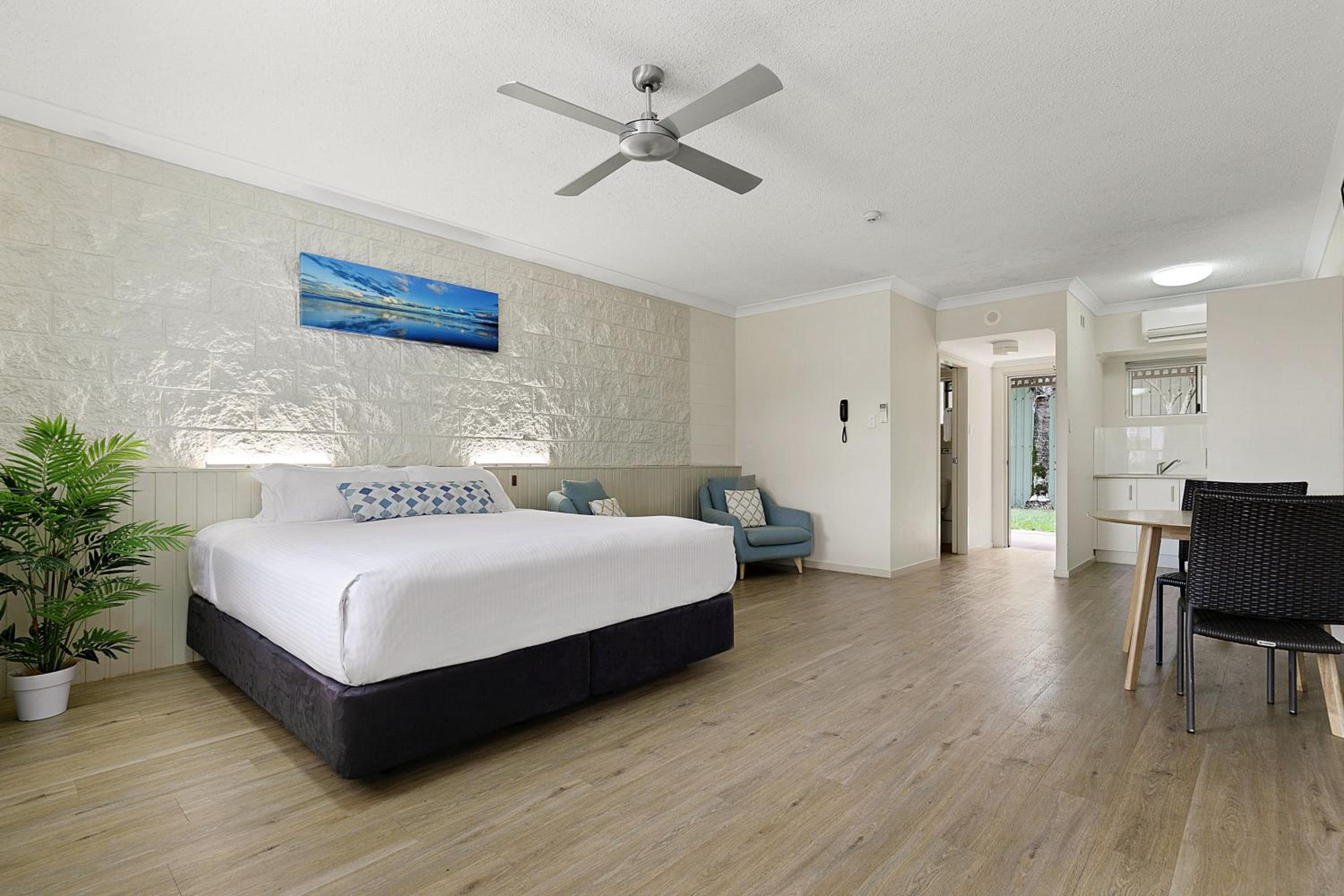 King Resort Room - Photo 1
