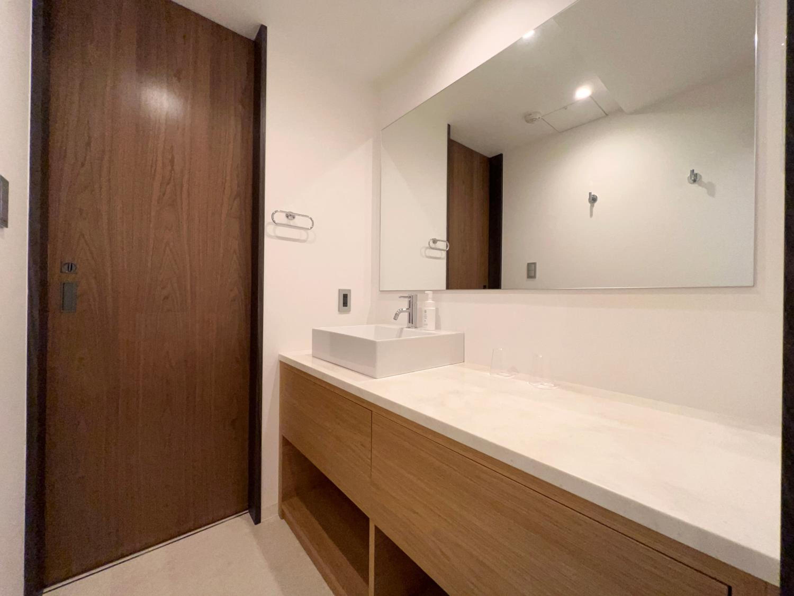 Deluxe Double Room - Photo 8