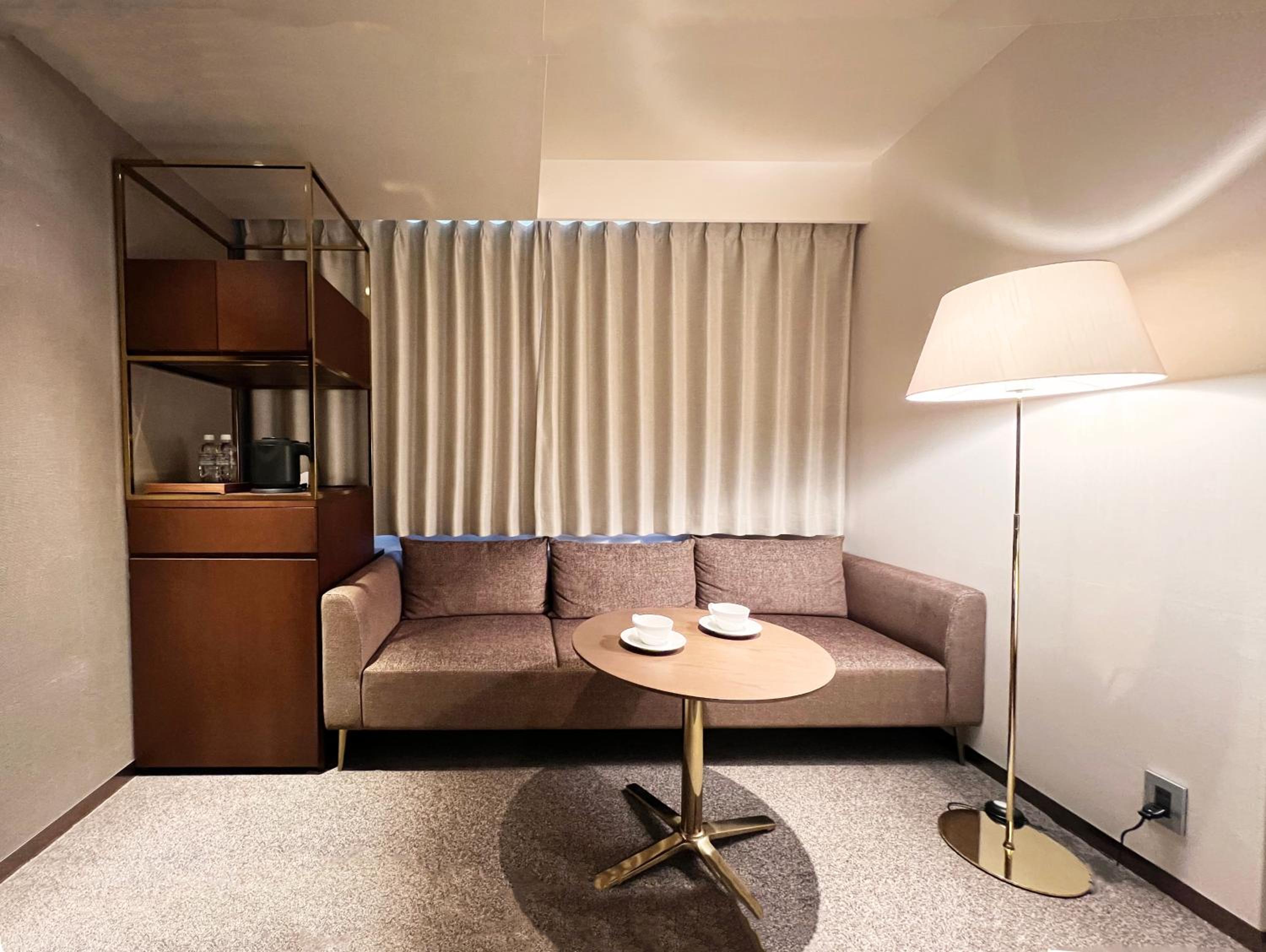 Deluxe Double Room - Photo 10