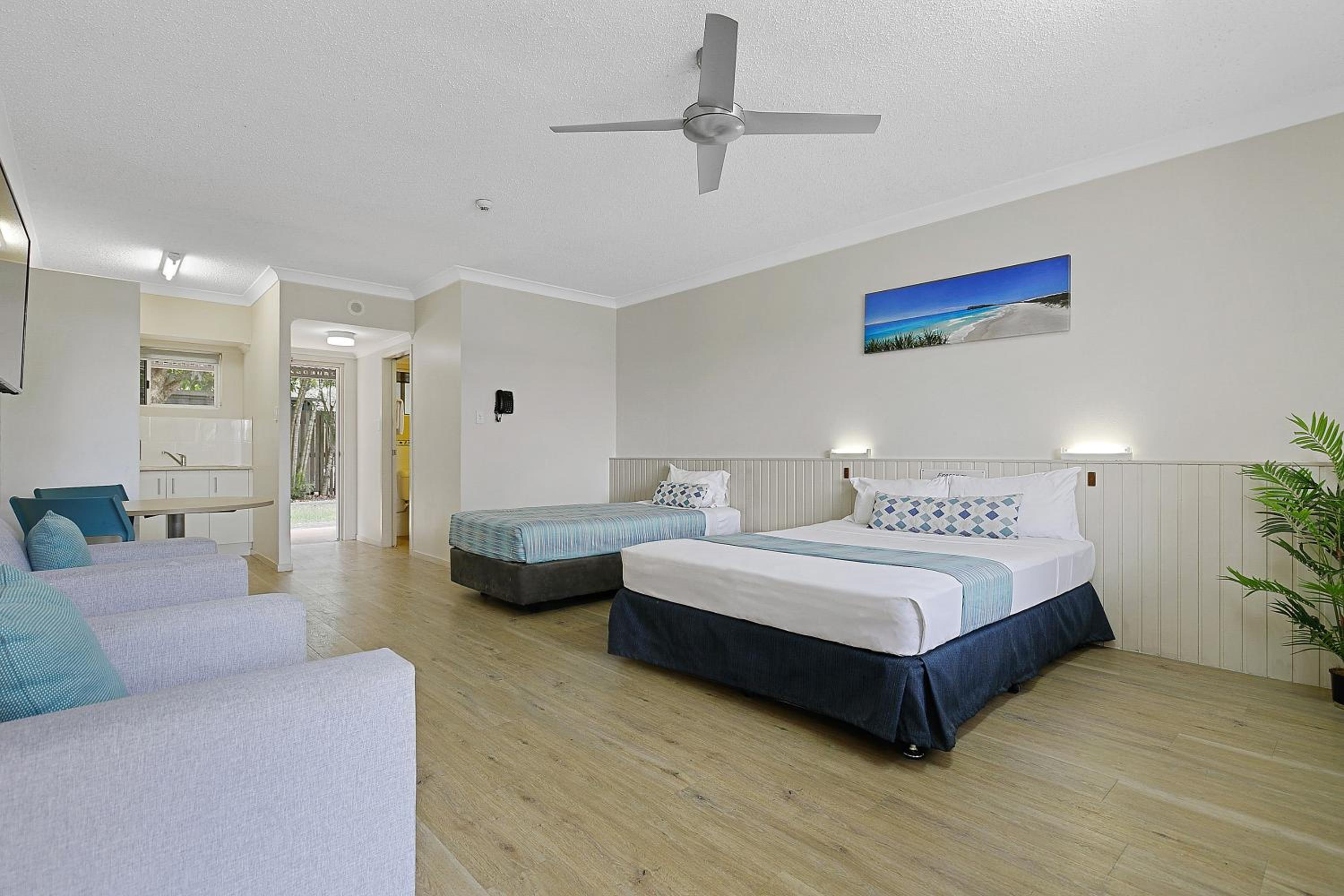 Standard Room - Photo 9