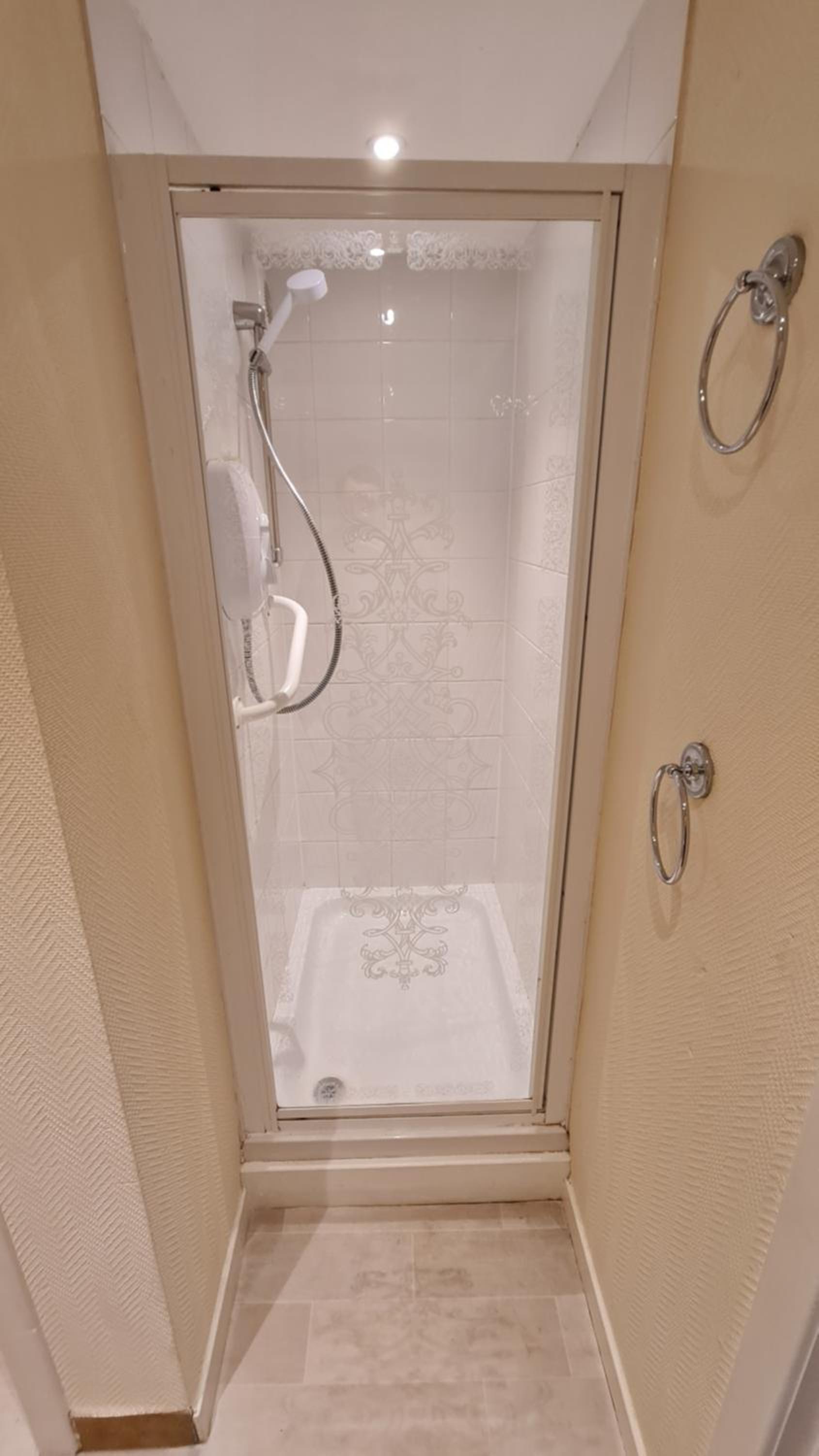 Family Room with Shower - Photo 4