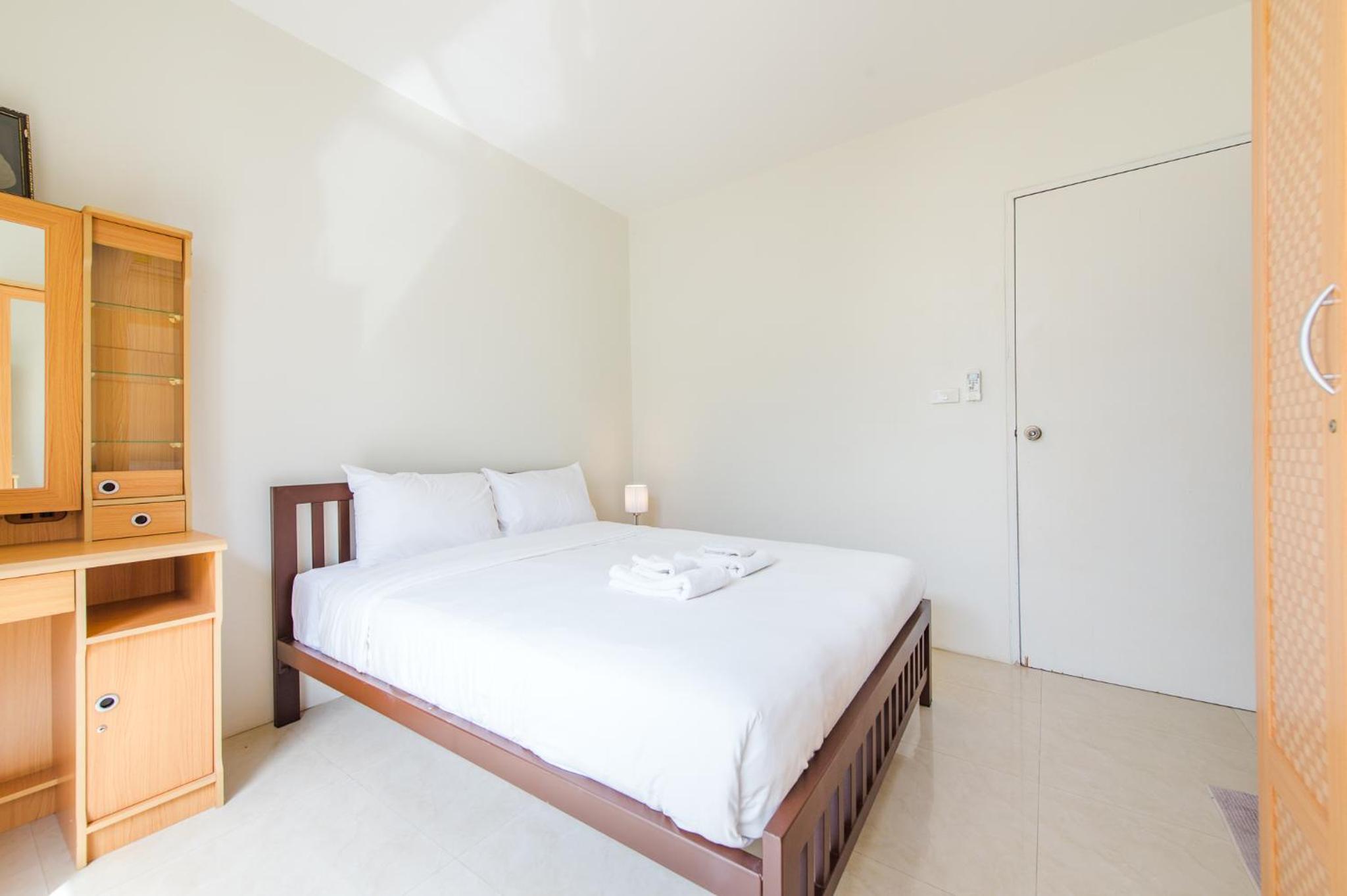 One Bedroom Pool Suite photo 2