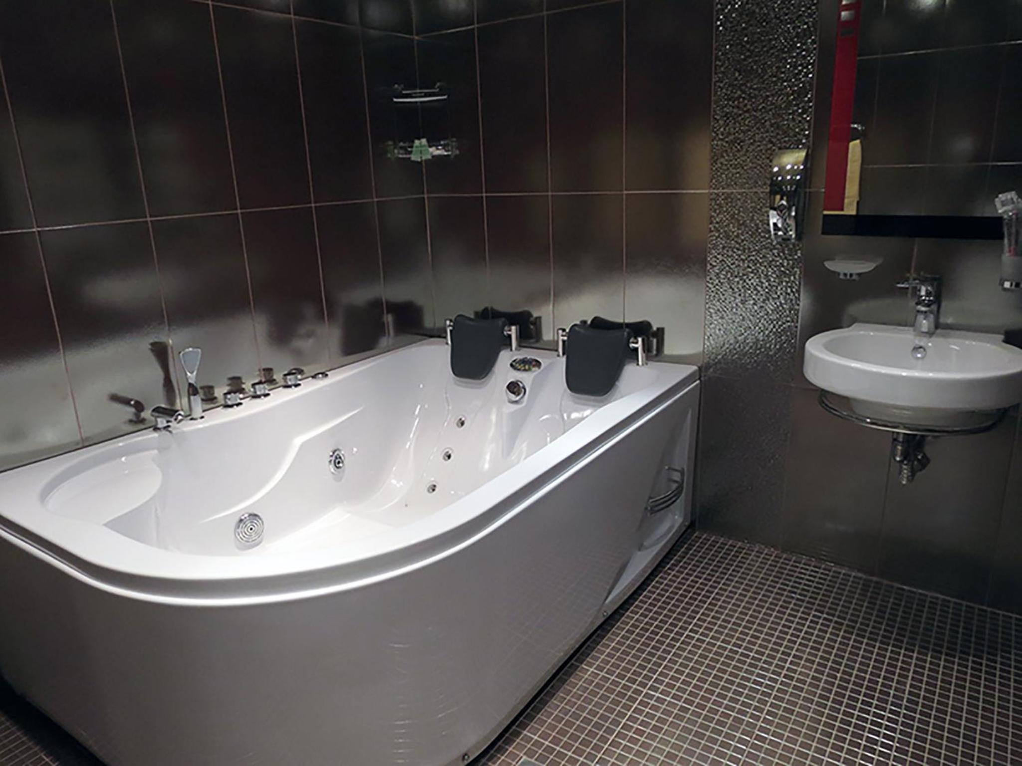 Suite with Spa Bath
