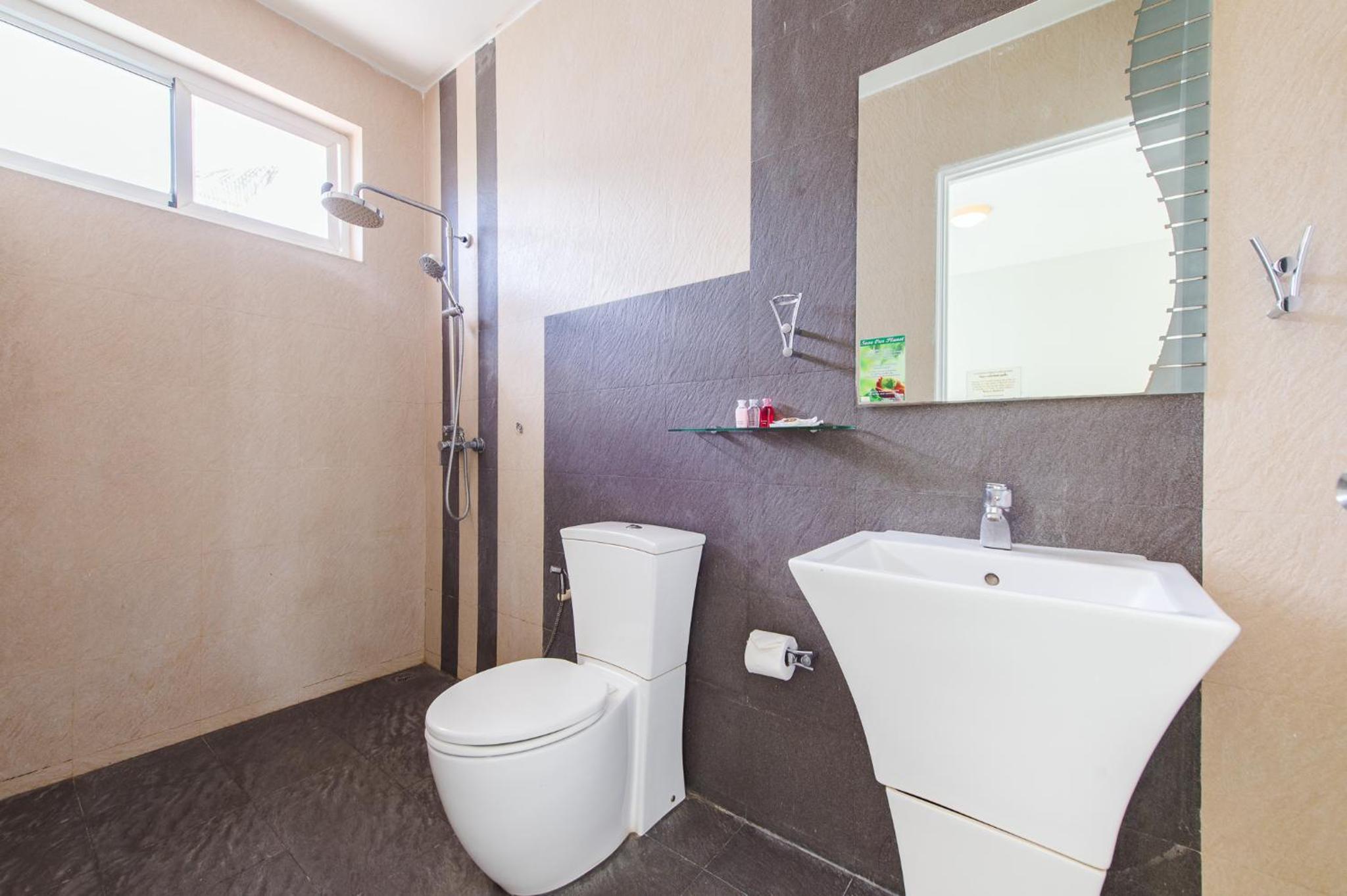 One Bedroom Pool Suite Terrace photo 2