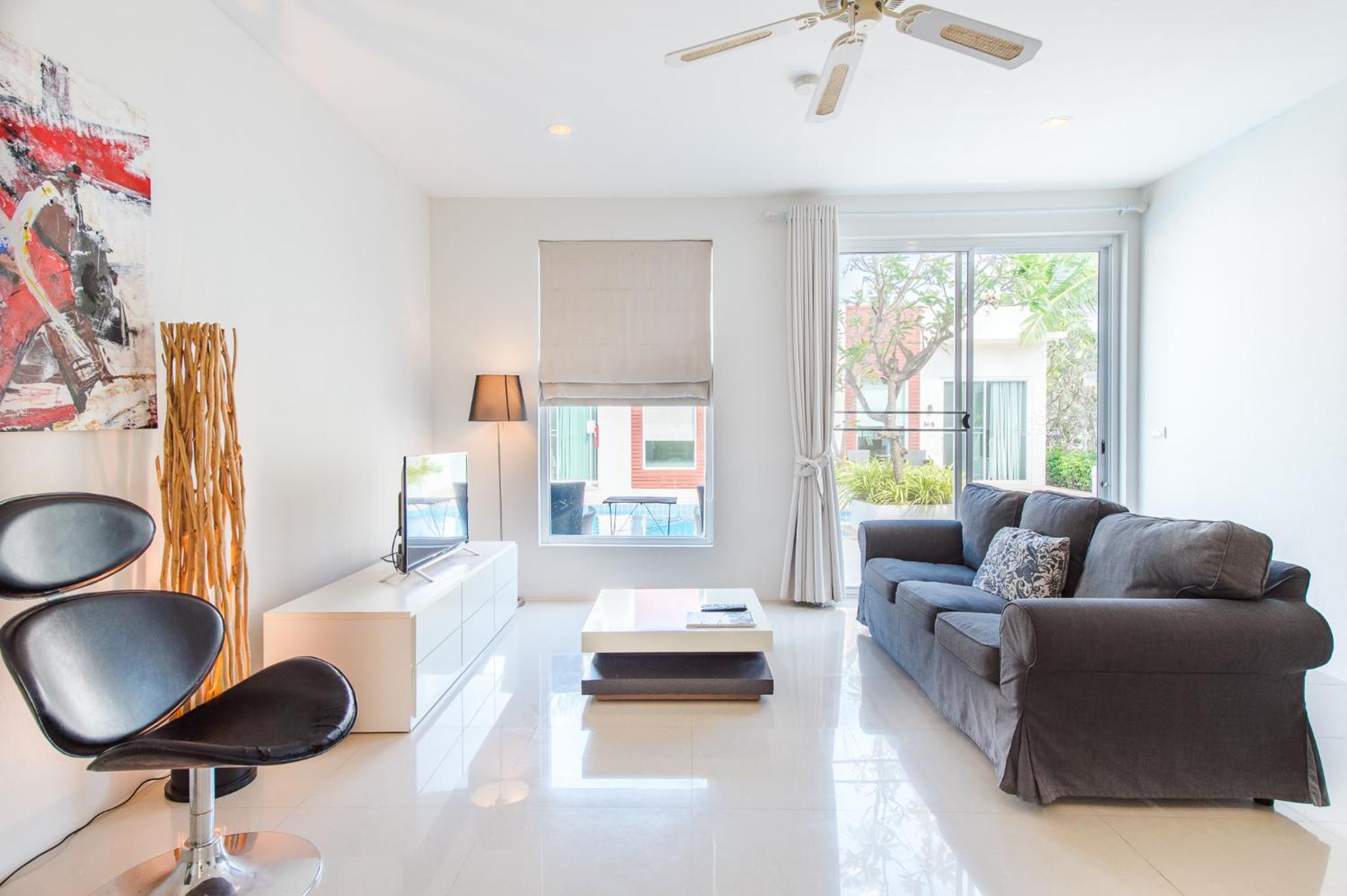 One Bedroom Pool Suite Terrace