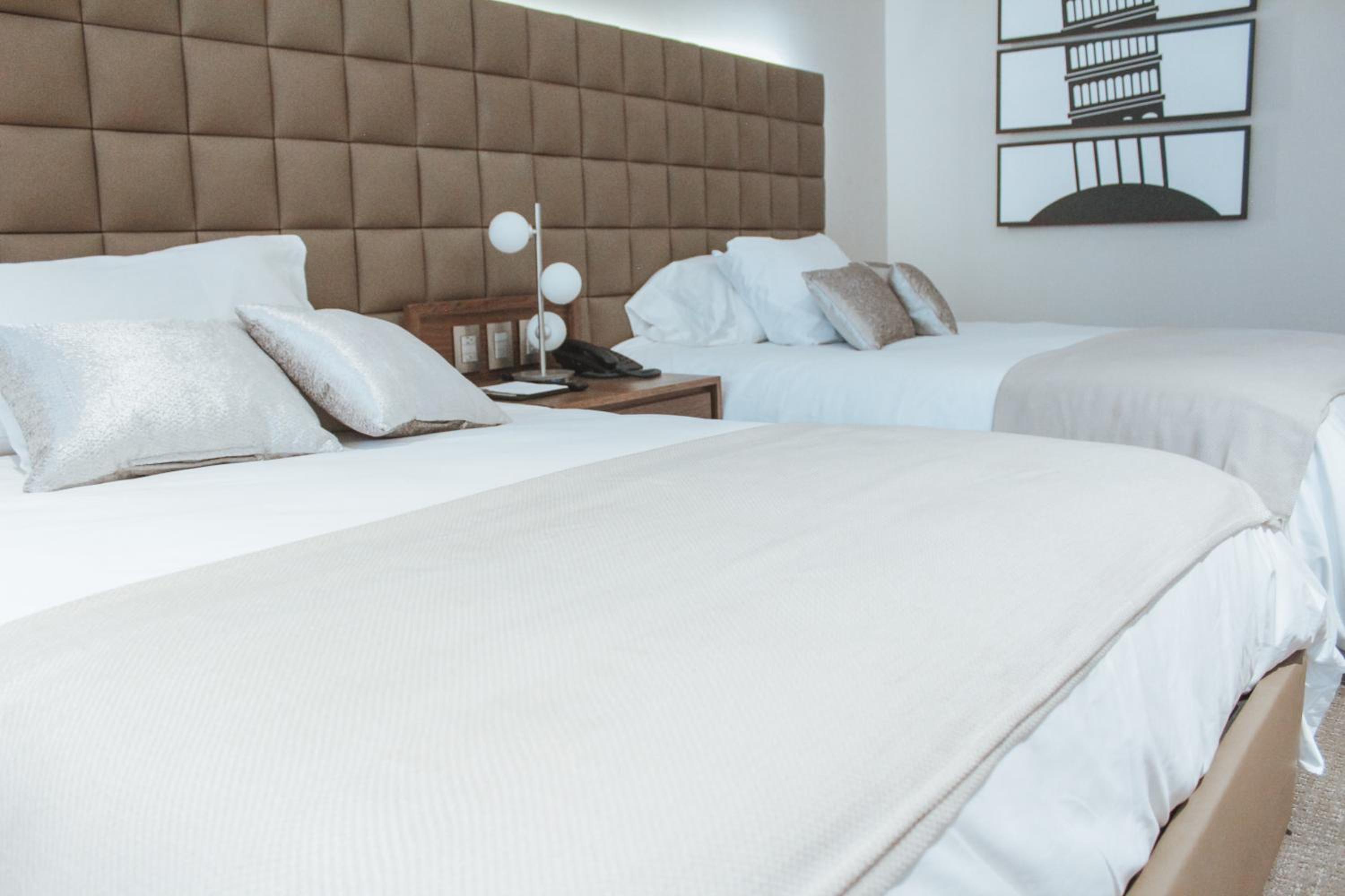 Deluxe Double Room with Two Double Beds photo 2