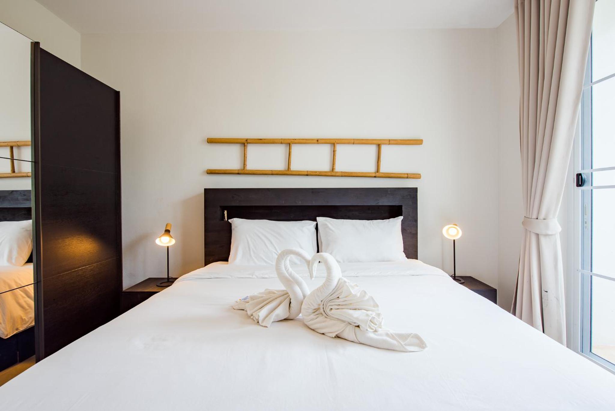 Premium One Bedroom Pool Suite Terrace